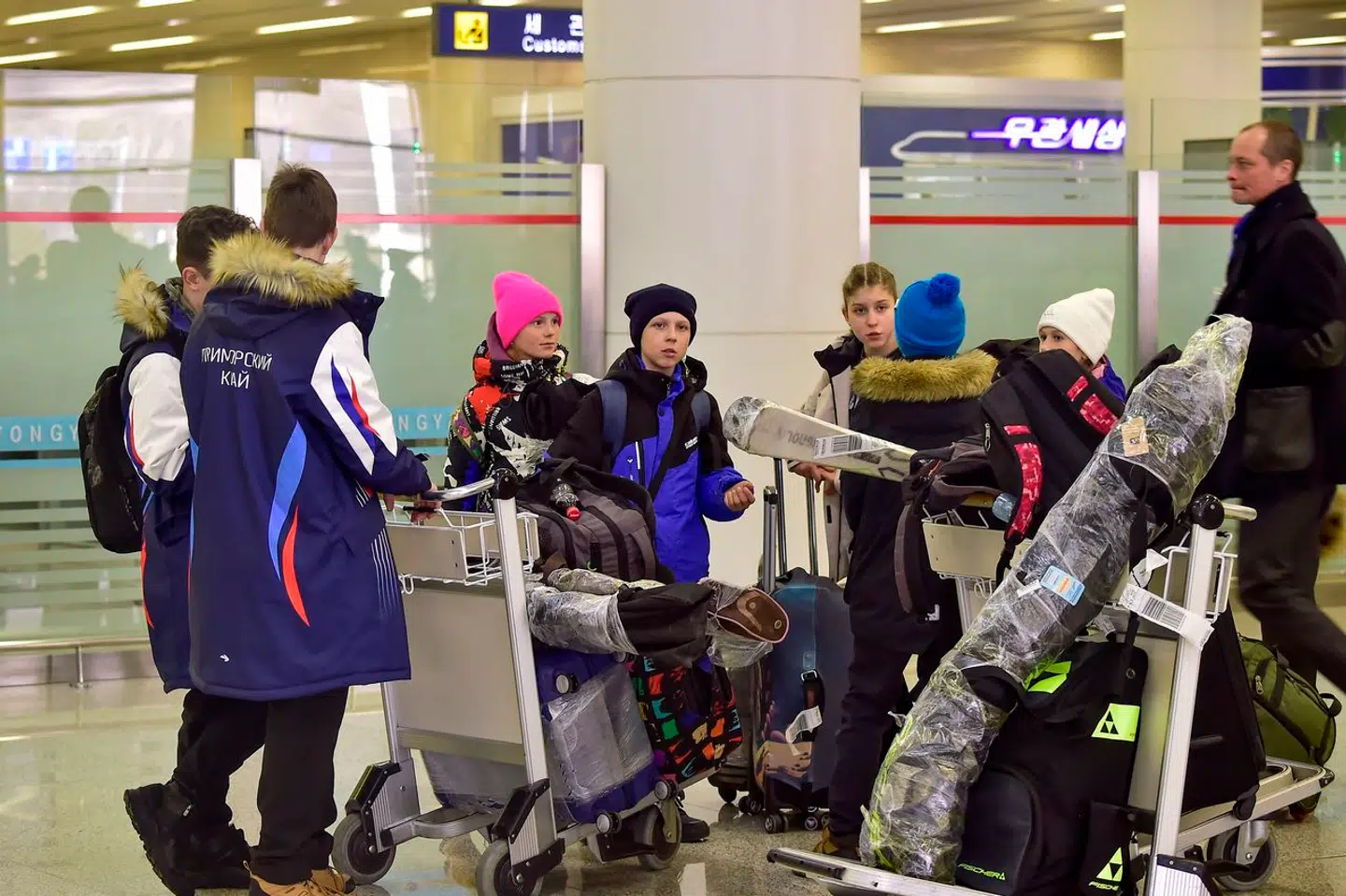 Russerne havde pakket skiudstyr til turen.
