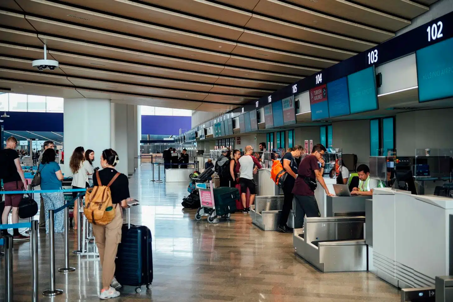 Torsdag morgen havde 800 frivillige allerede deltaget i projektet i Helsinki Lufthavn ifølge Finnair.