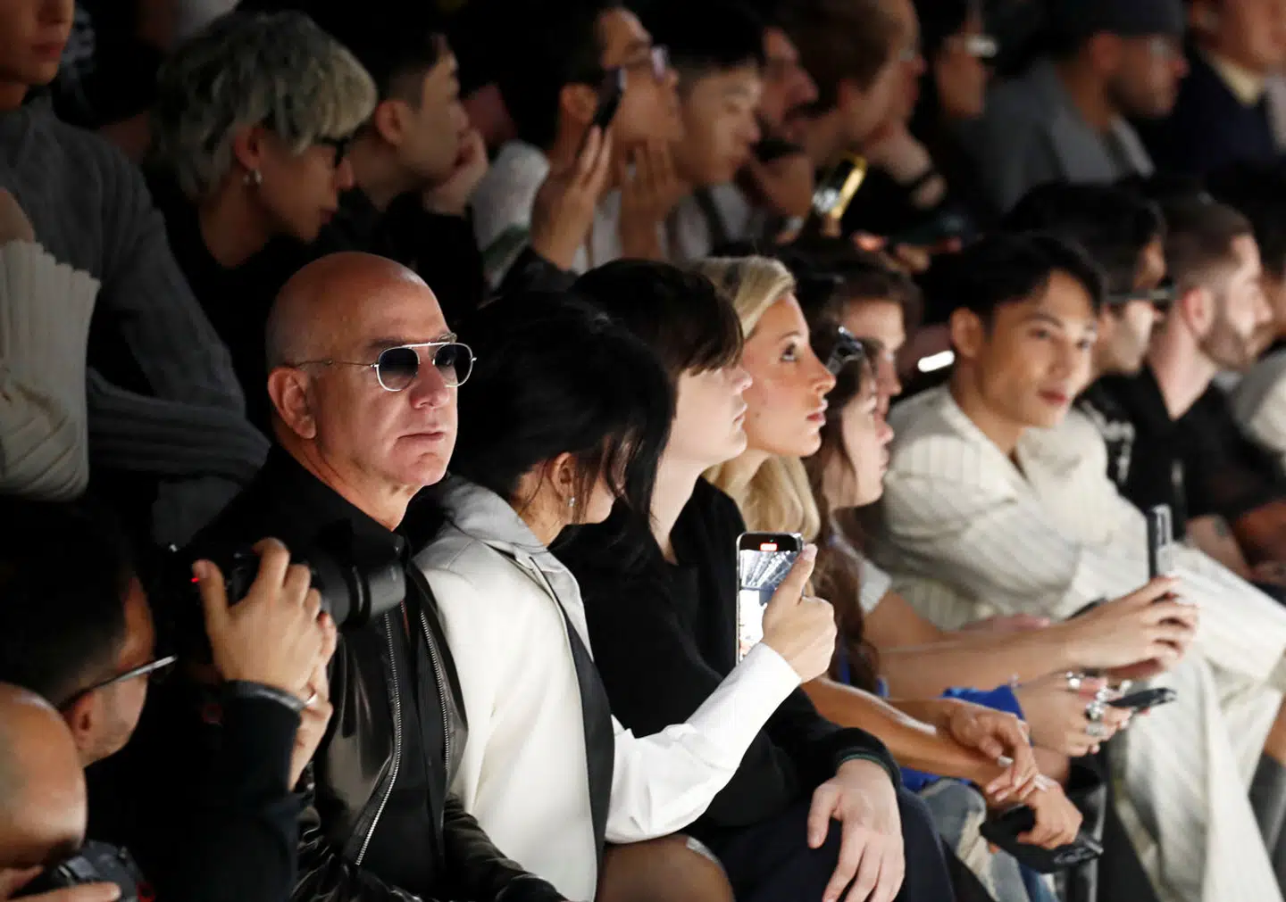 Jeff Bezos deltager i et modeshow for Dolce & Gabbanas efterårskollektion 2024/25 i Milano i Italien 13. janura2024.