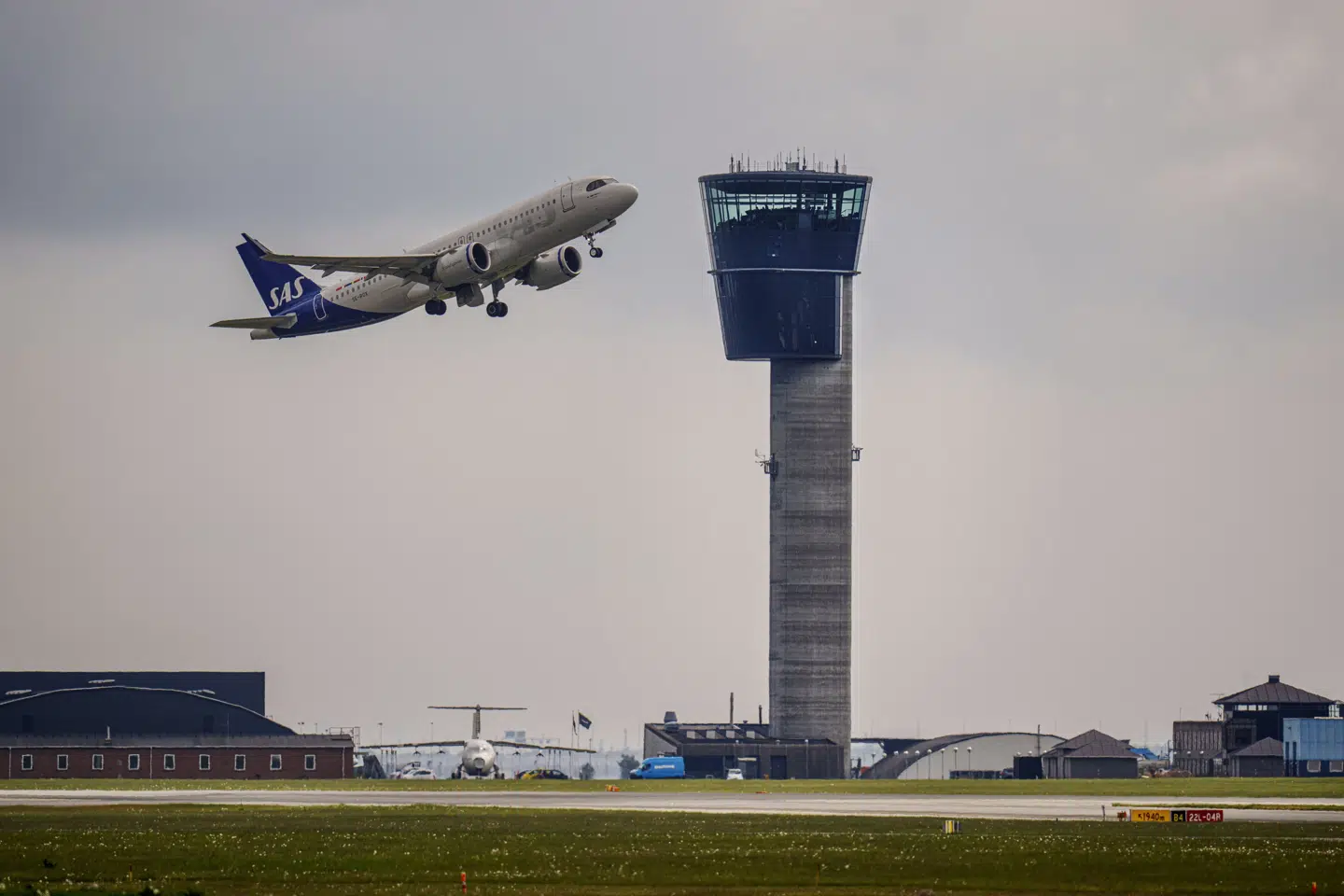 Stadig flere fly med stadigt flere passagerer letter hver måned fra Københavns Lufthavn. (Arkivfoto).
