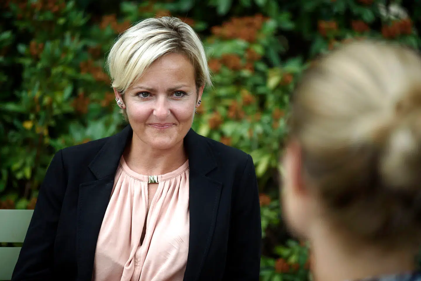 Børne- og undervisningsminister Pernille Rosenkrantz-Theil har varslet, at der skal ske en 180 graders drejning af den måde, man ser uddannelsespolitikken på. Men præcis hvordan, og hvad den røde tråd er i skolepolitikken, er det svært at få rede på.