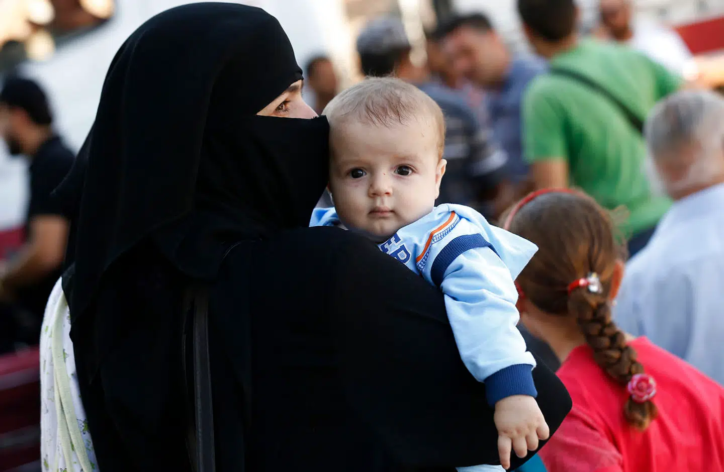 Børn af flygtninge, der modtog starthjælp, klarede sig efterfølgende dårligere i skolen end børn af kontanthjælpsmodtagere. Det viser undersøgelsen fra Rockwool Fonden.