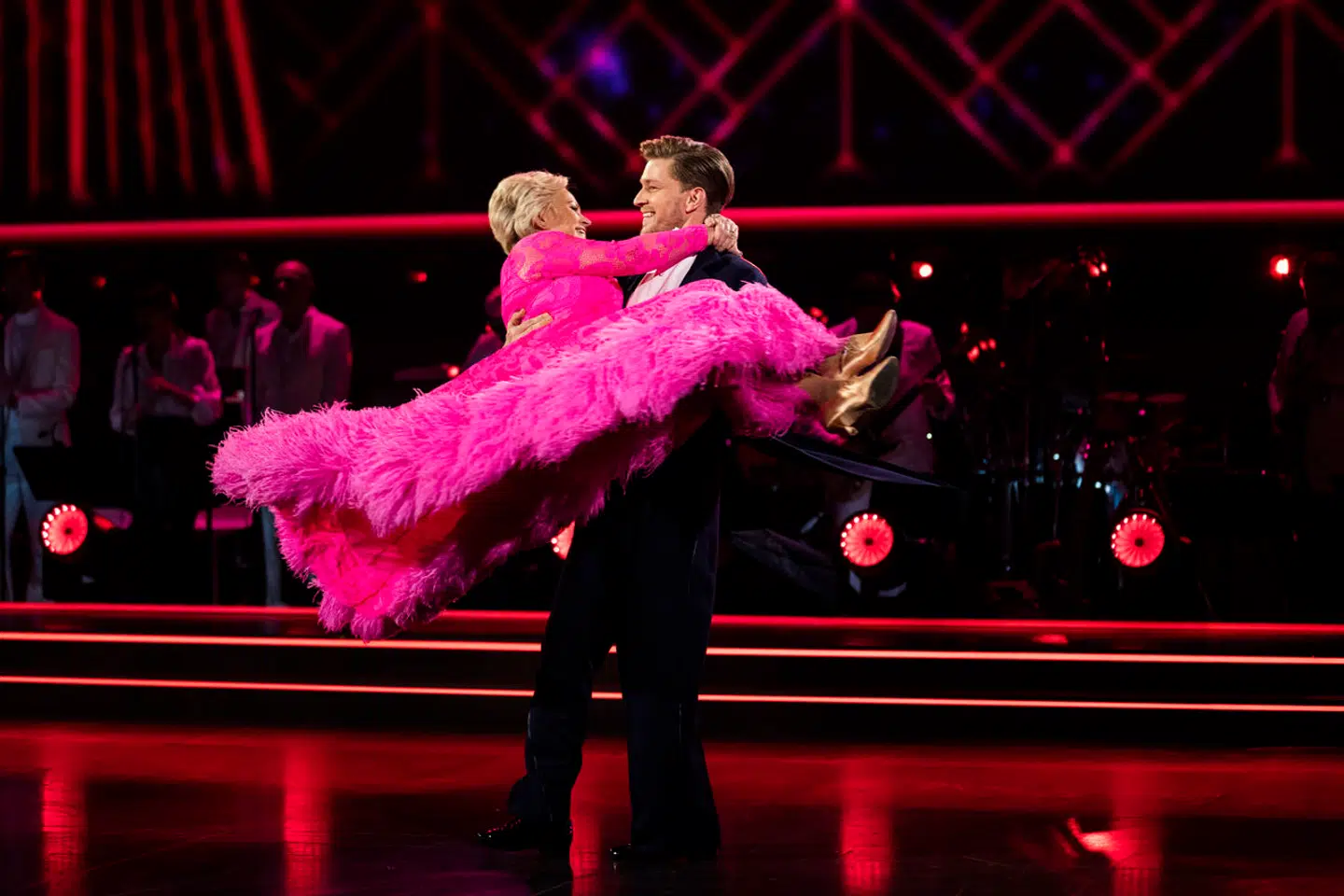 Her ses Michael Olesen med sanger Hilda Heick under 'Vild med dans' i 2020.