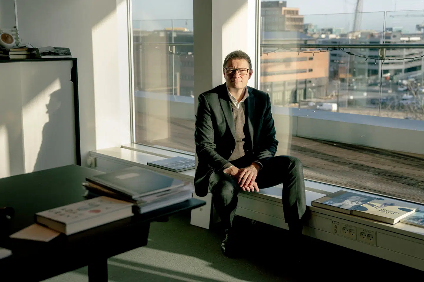 AP Pensions topchef, Bo Normann Rasmussen, mener, at vi er nødt til at tale om, at man med alderen mister værdi på arbejdsmarkedet. På den måde kan flere ældre forblive længere i arbejde – og dermed bidrage positivt til den manglende arbejdskraft.