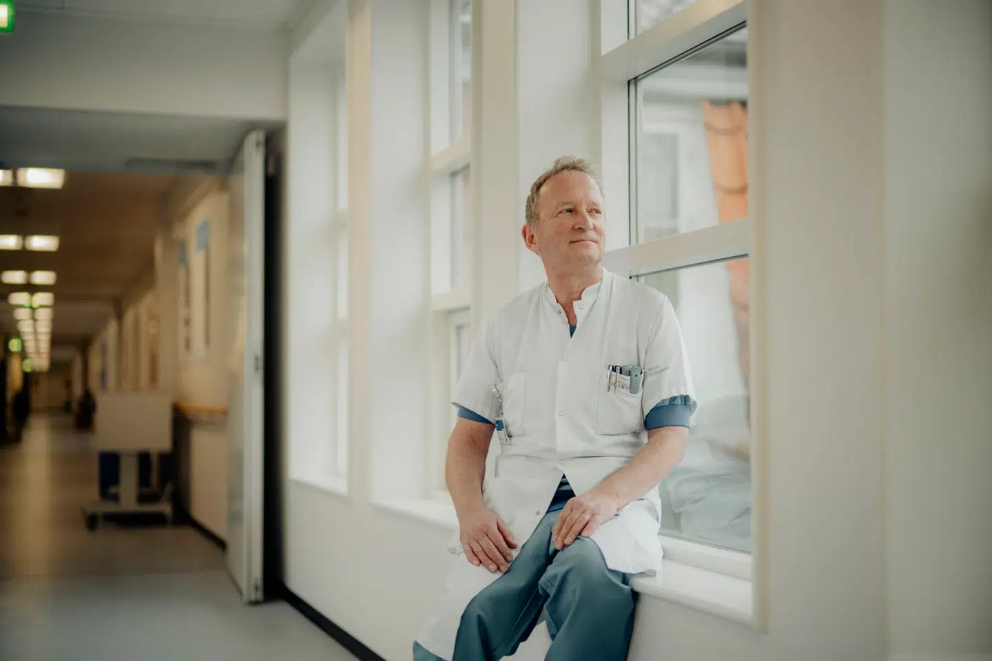 Professor i lungemedicin Ole Hilberg forklarer, at der kan være god grund til at behandle sin allergi. Gør man ikke det, kan der være øget risiko for at udvikle flere allergier eller endda astma.