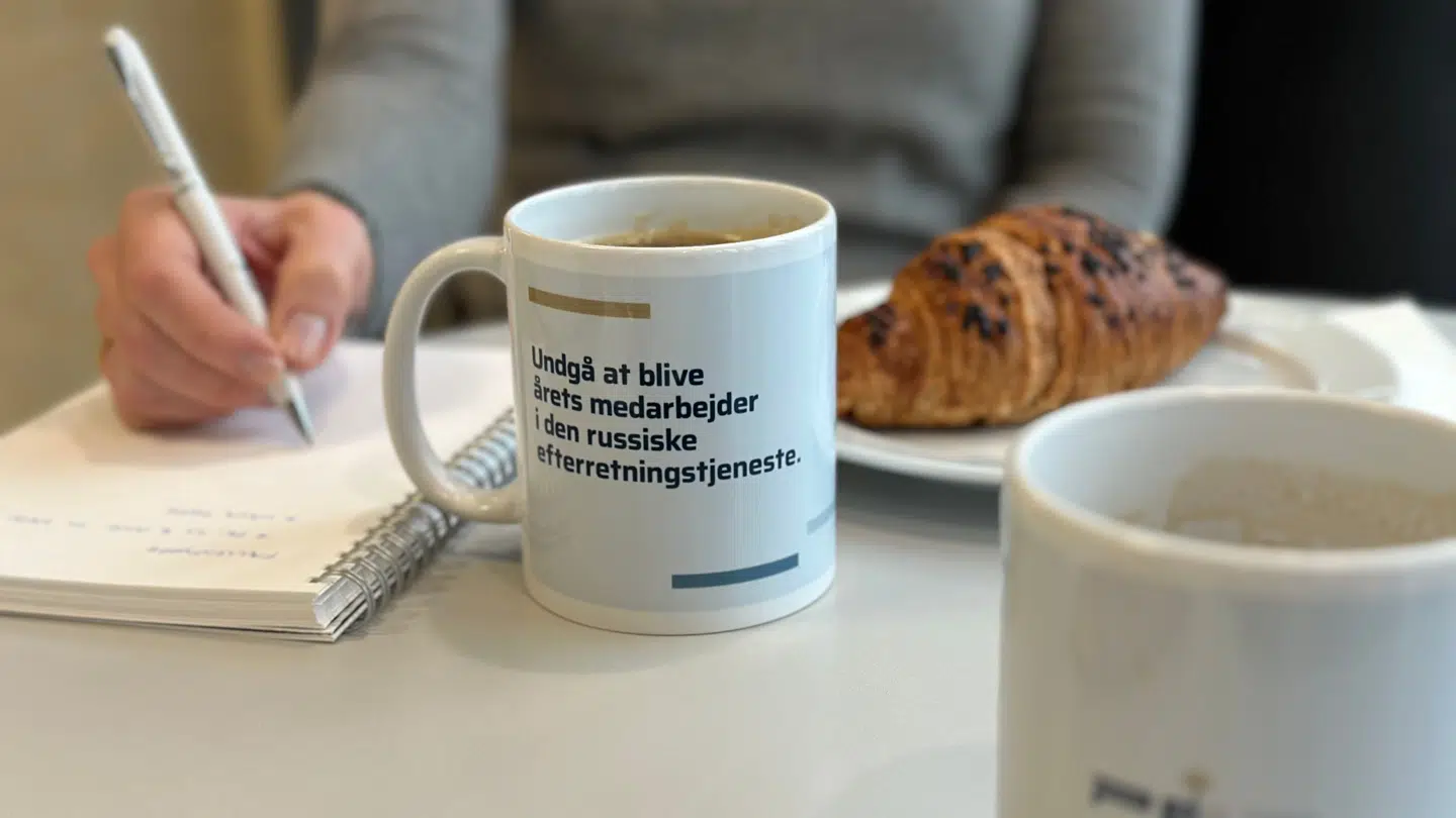 'Undgå at blive årets medarbejder i den russiske efterretningstjeneste' er også blandt budskaberne i PETs nyeste kampagne.