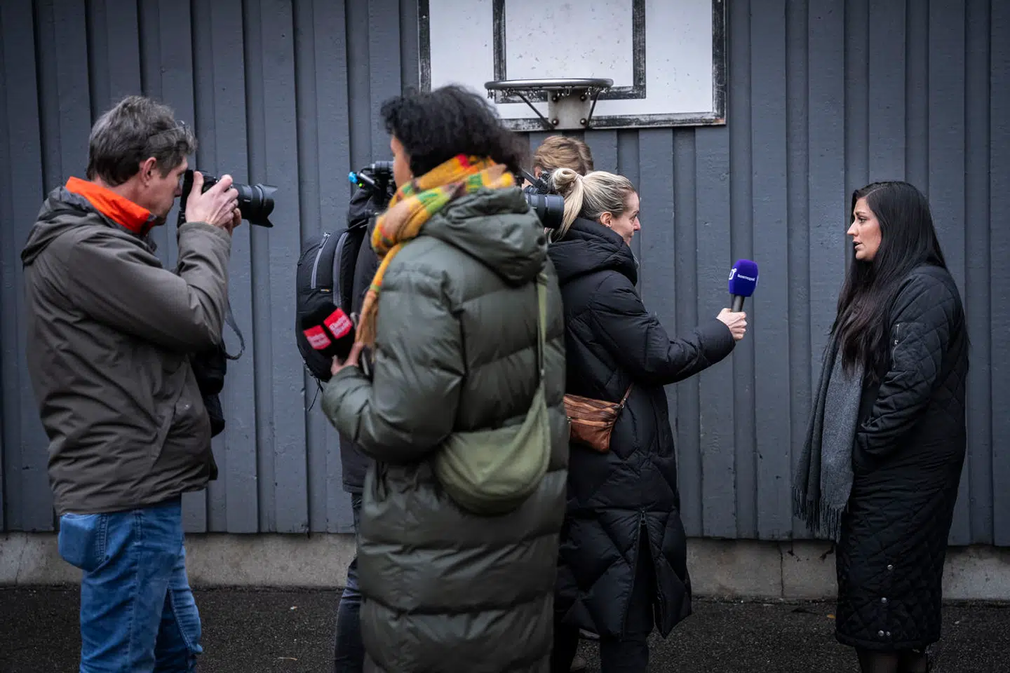 Pressen var mødt talstærkt op på Borup Skole, men på pressemødet afviste Lars Nedergaard, som er chef for skoler og dagtilbud i Køge Kommune, at svare på de mest centrale spørgsmål.