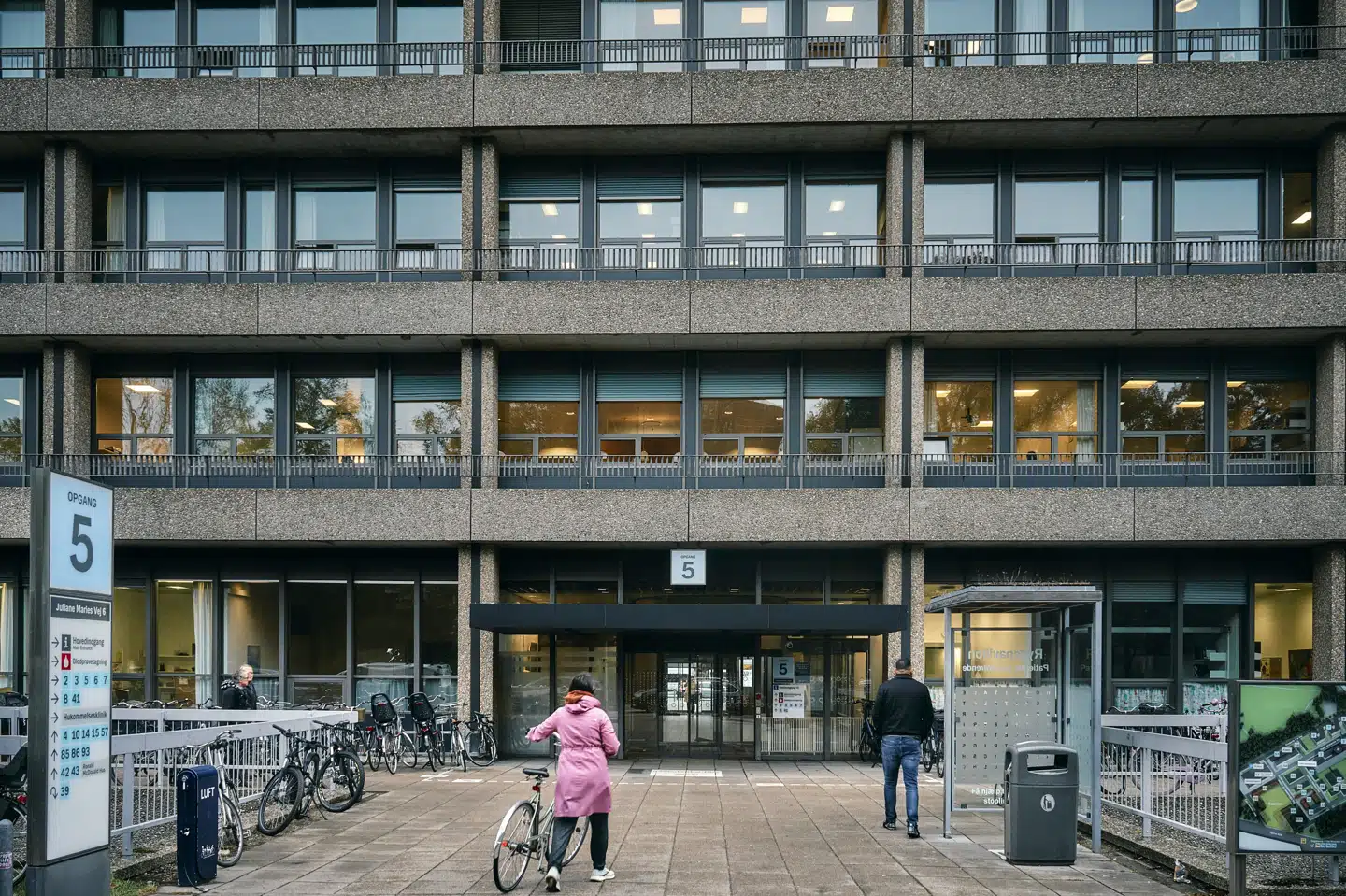 Ventetider på behandling af kræft i bugspytkirtlen er blevet overskredet i perioder på Rigshospitalet og Aarhus Universitetshospital. Det skyldes manglende kapacitet, skriver Berlingske.