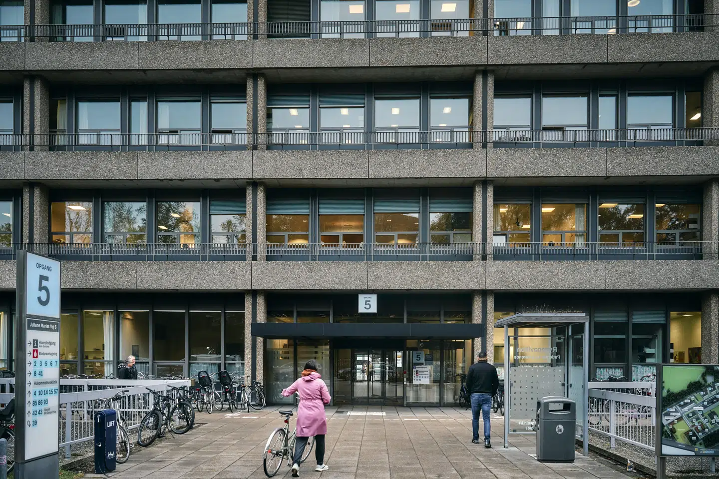 Ventetider på behandling af kræft i bugspytkirtlen er blevet overskredet i perioder på Rigshospitalet og Aarhus Universitetshospital. Det skyldes manglende kapacitet, skriver Berlingske.