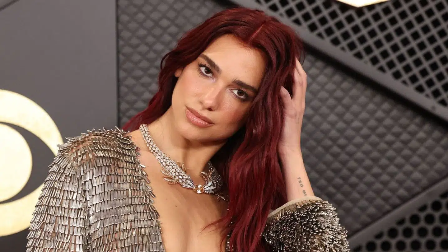 Dua Lipa er en af de superstjerne, der nævnes i sangen.