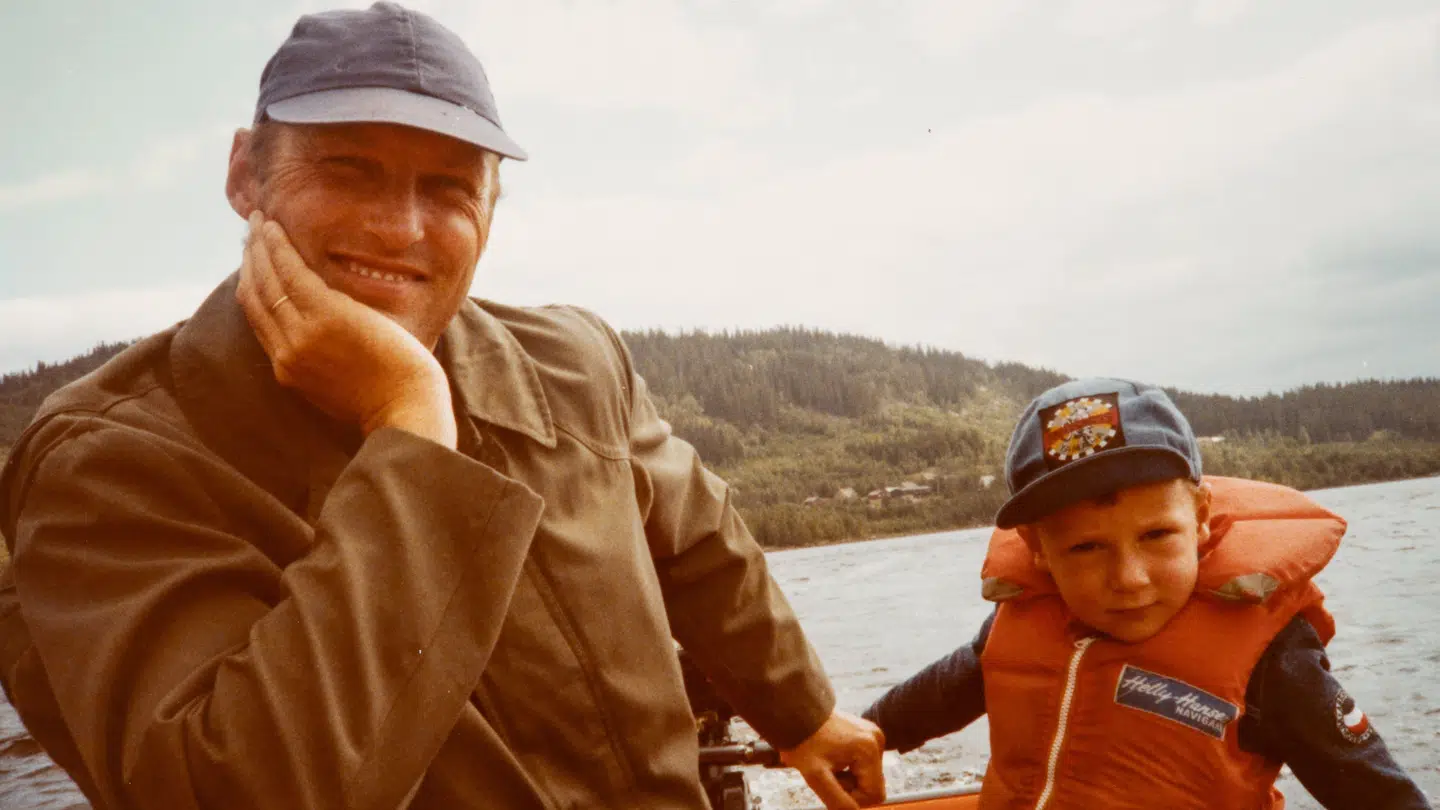 Her ses daværende kronprins Harald og prins Haakon i Jeppedalen i 1977. De er nu henholdsvis landets konge og kronprins.