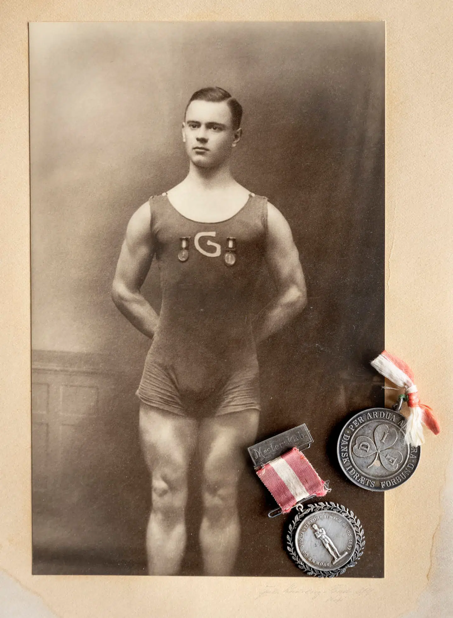 Udover at være kriminel og psykopat var oldefar Martin Hansen også konkurrencesvømmer og udspringer.