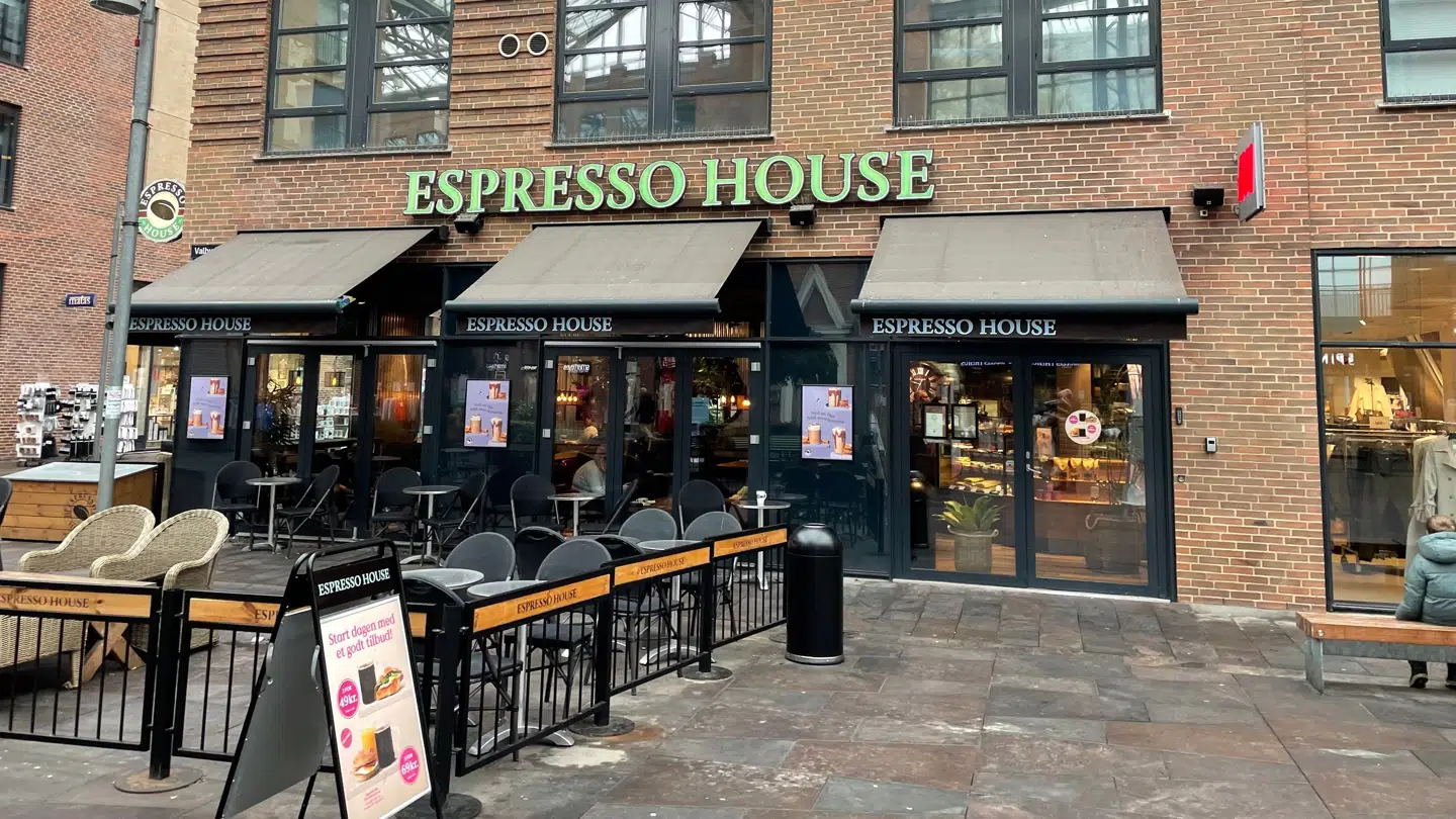 Her er billede af Espresso House i Valby.
