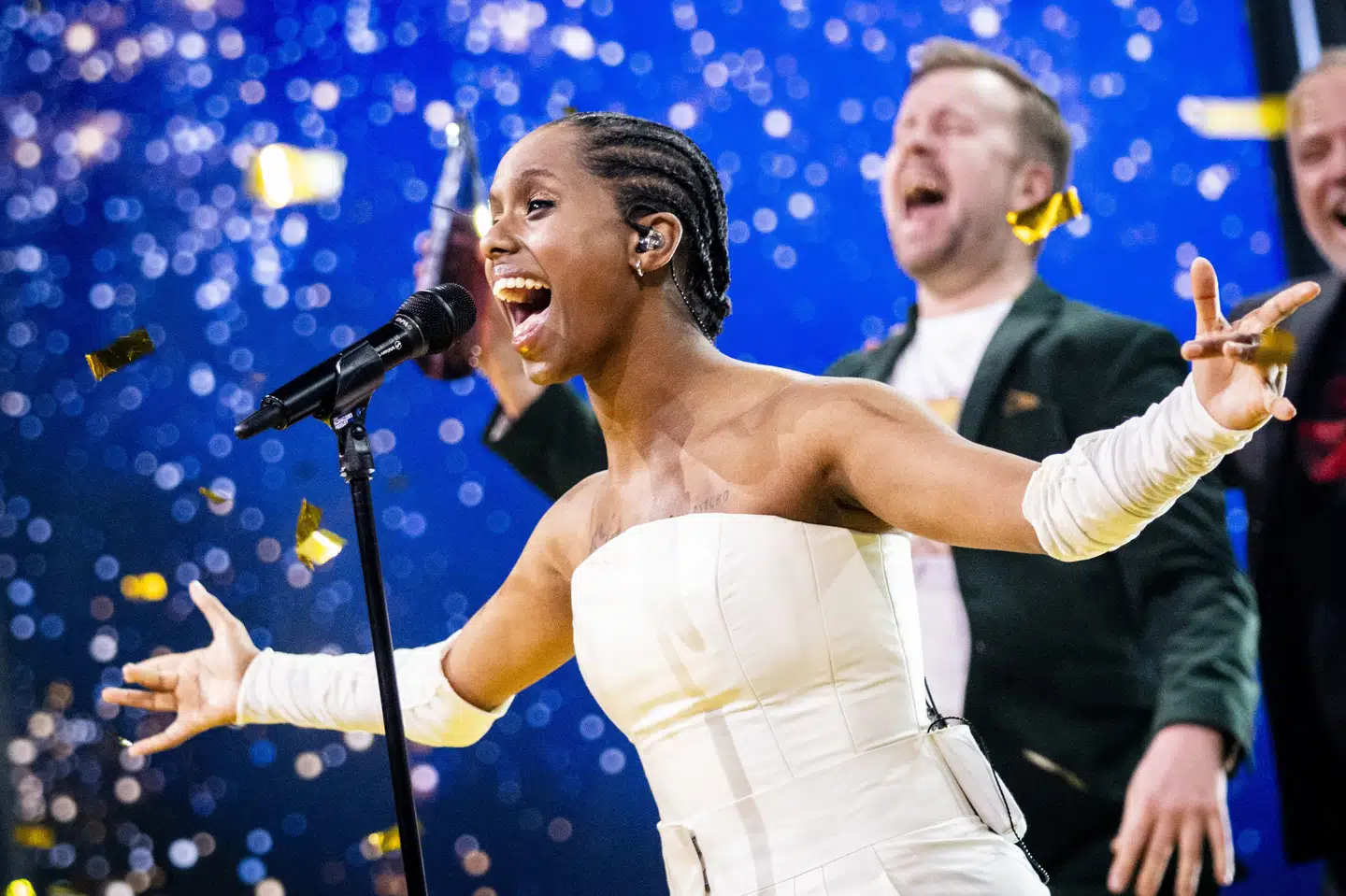 Et forsigtigt bud på en Eurovision-vinder er Ukraines sang "Teresa & Maria" af duoen alyona alyona & Jerry Heil. Landet har vundet det internationale melodigrandprix tre gange på 20 år. Senest i 2022. Danmarks mål er en finaleplads til Saba og sangen "Sand".