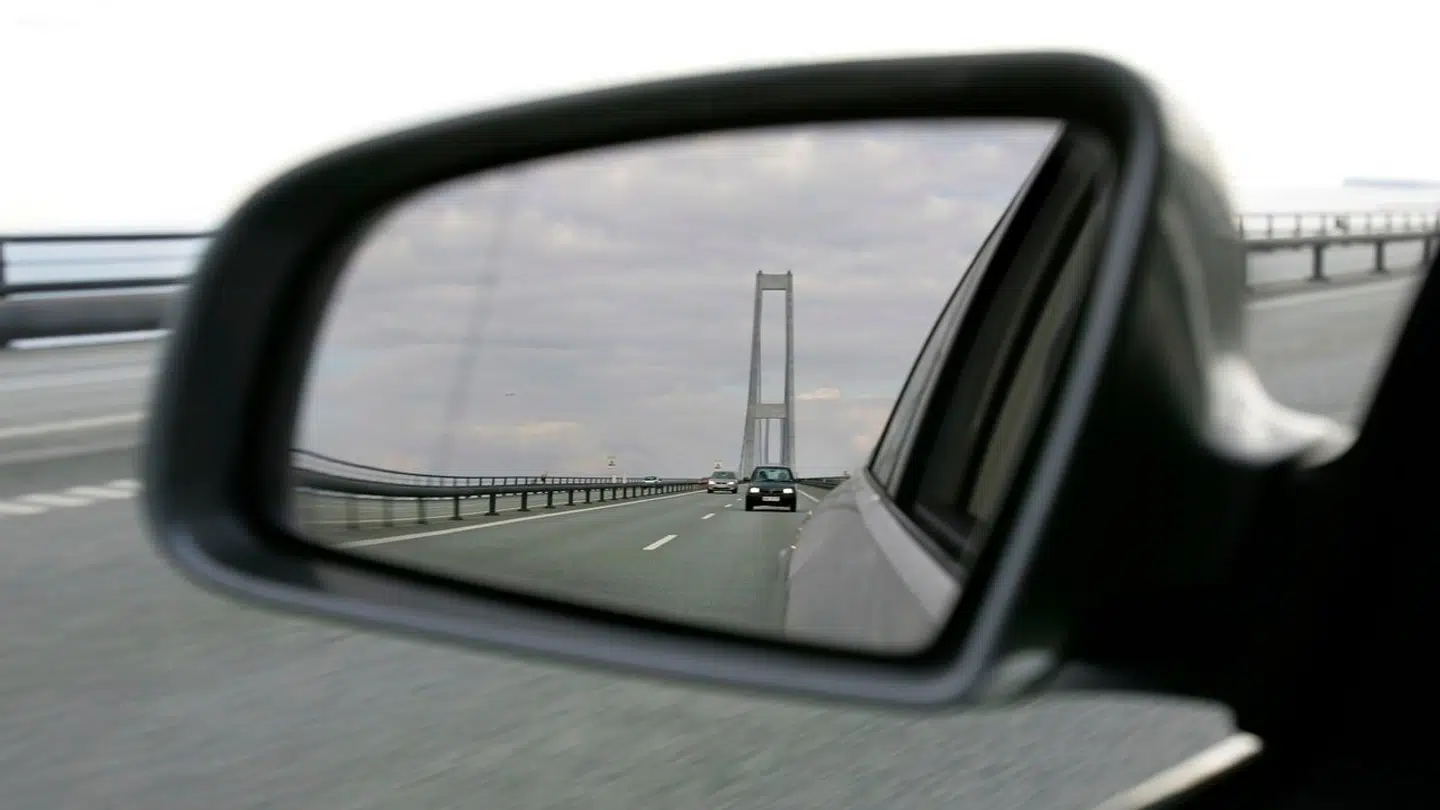 Sidespejle fra nyere og mere tekniske biler med ekstraudstyr er blevet attraktive tyvekoster. Arkivfoto.