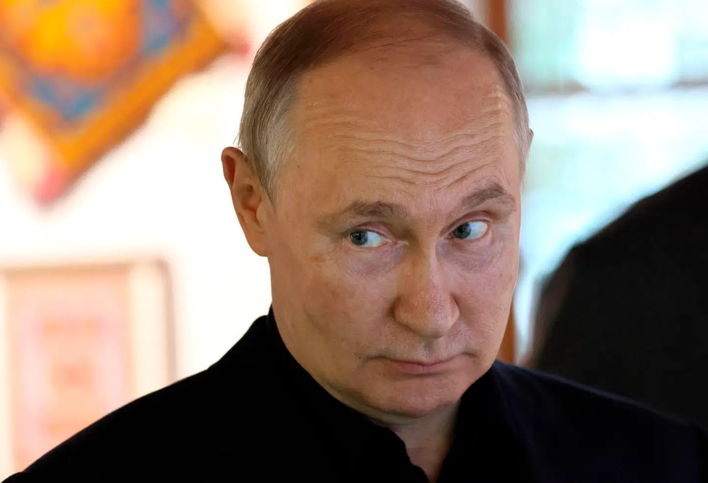 Putins retorik over for blandt andet de baltiske lande bekymrer den tidligere brigadegeneral og forsvarsattaché i Moskva Carsten Rasmussen. Skulle Putin vælge at sende »små grønne mænd« ind i for eksempel Litauen, så kan Danmark blive bagland for NATO-operationer og dermed i direkte krig med Rusland, siger han i dagens afsnit af Pilestræde.