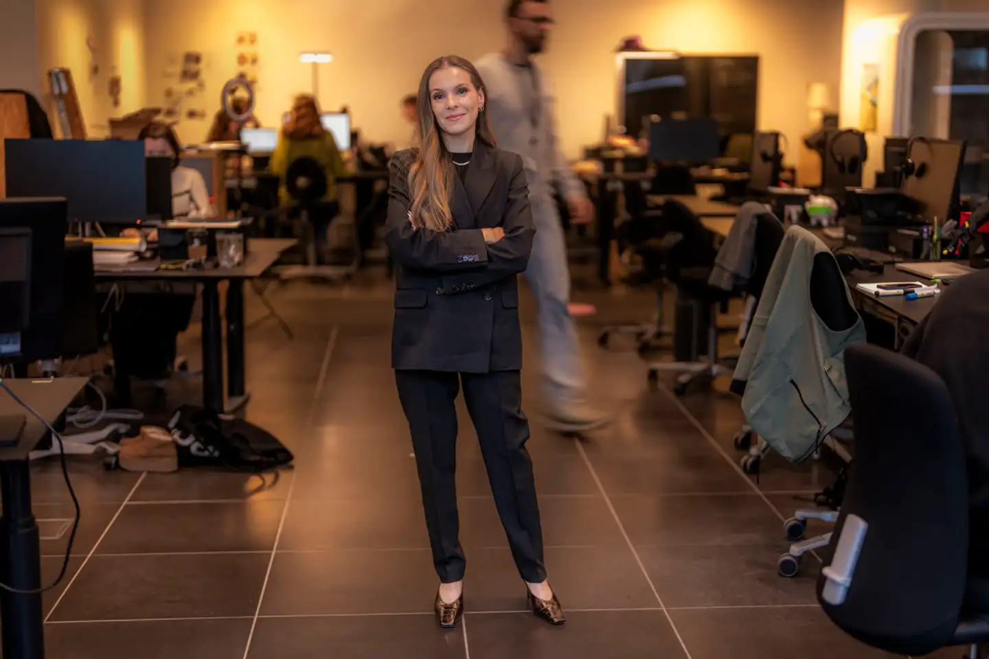 Isabella Hindkjær blev i 2022 en del af Berlingskes Talent 100-liste og er i dag chef for P3 på DR. Men vejen op ad rangstigen har ikke været helt uden modvind.