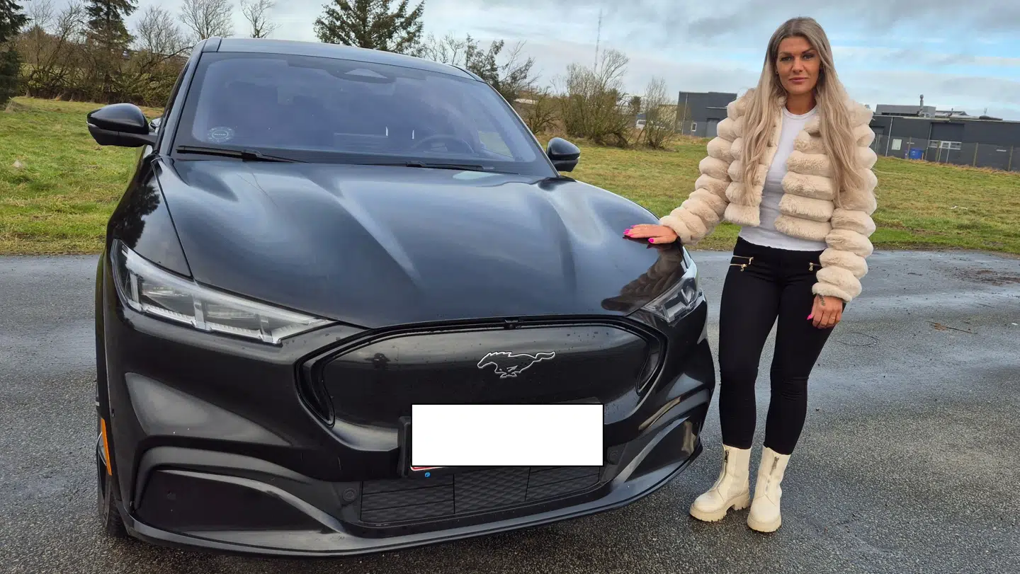 Ann Kristiansen er en af de danskere, som har oplevet problemer. Hun tør ikke længere sætte sig bag rattet på sin Ford, hvis der er risiko for regn.