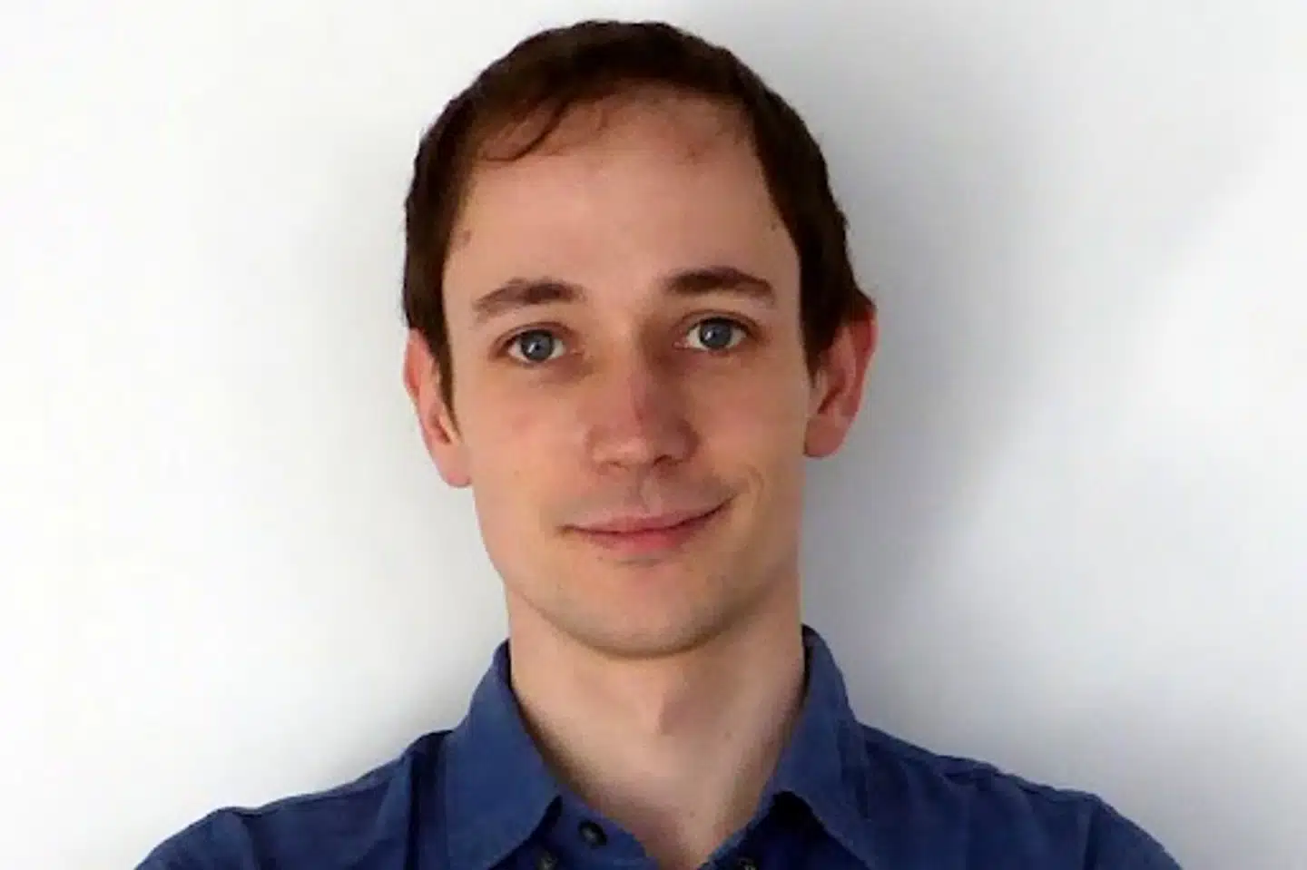 PET mistænkeliggør iranske forskere med en »eksplicit racistisk« kampagne, mener Thibault Capelle og flere end 180 forskere.