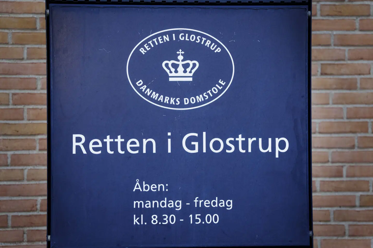 En 40-årig mand har angiveligt femsendt flere mails til Københavns Vestegns Politi, hvori han truer med at bombe rådhuset og Folketinget. (Arkivfoto).