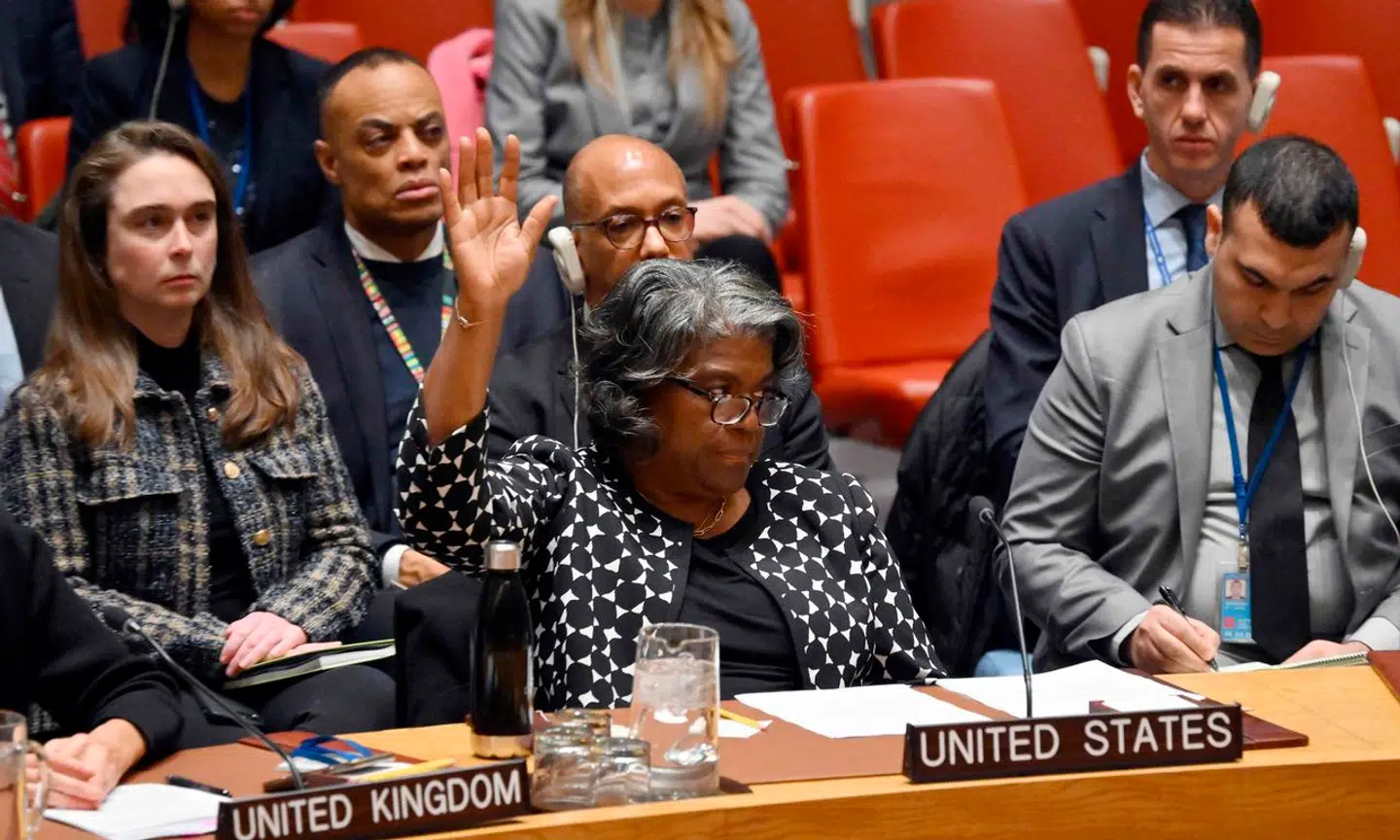 USAs FN-ambassadør, Linda Thomas-Greenfield, erklærede i forbindelse med et amerikansk veto i Sikkerhedsrådet, at en fremlagt resolutionstekst ville spolere USAs arbejde for at skabe en vedvarende fred i regionen.