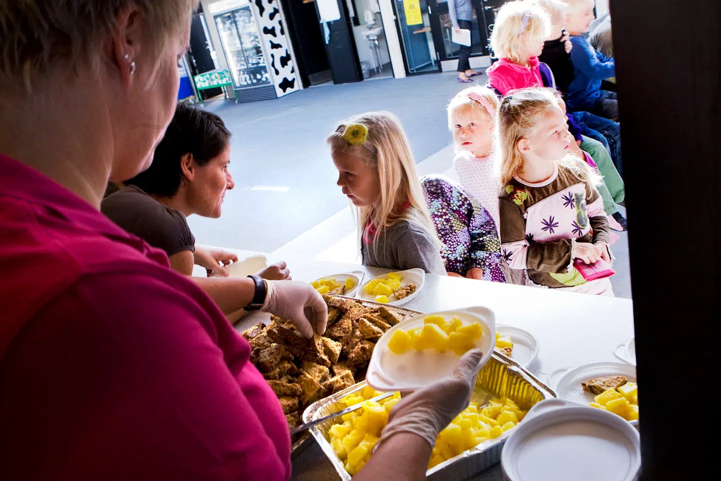 Hvor ville det dog være ærgerligt, hvis borgerliges forskrækkelse over den blotte skygge af fælles koordination kom til at stå i vejen for, at flere børn føler sig mætte i skolen, skriver Kristian Højen og Mathias Sikora. Arkivfoto: Flemming Krogh/Midtjyske Medier/Ritzau Scanpix