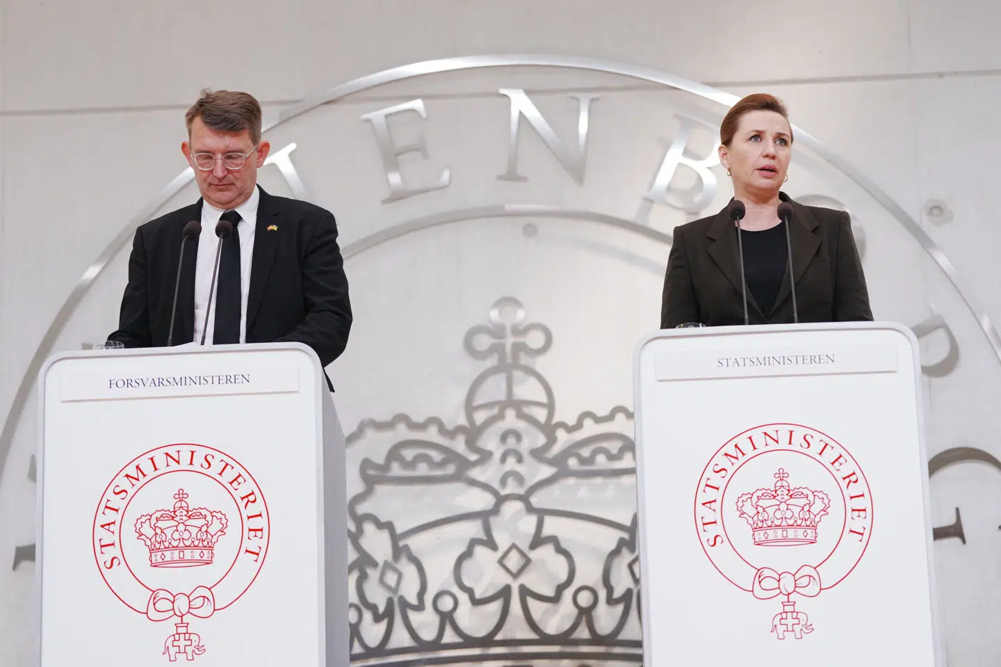 Statsminister Mette Frederiksen (S) samt vicestatsminister og forsvarsminister Troels Lund Poulsen (V) holder pressemøde om støtten til Ukraine og den sikkerhedspolitiske situation på Marienborg.