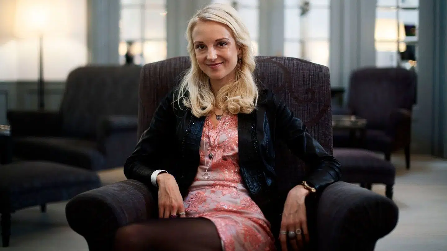 Smykkedesigner Mai Manniche har slettet alle sine billeder af dronning Mary efter kritik. Den nyslåede dronning har ved flere lejligheder gennem tiden båret designerens smykker.