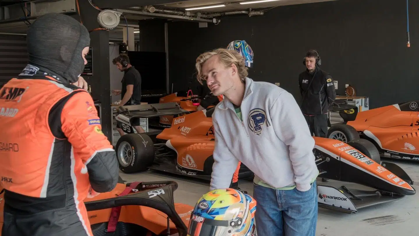 Michael Christensen bliver ikke første kører hos 5P. Her rådgiver Oliver Kristensen stortalentet Sebastian Øgaard.