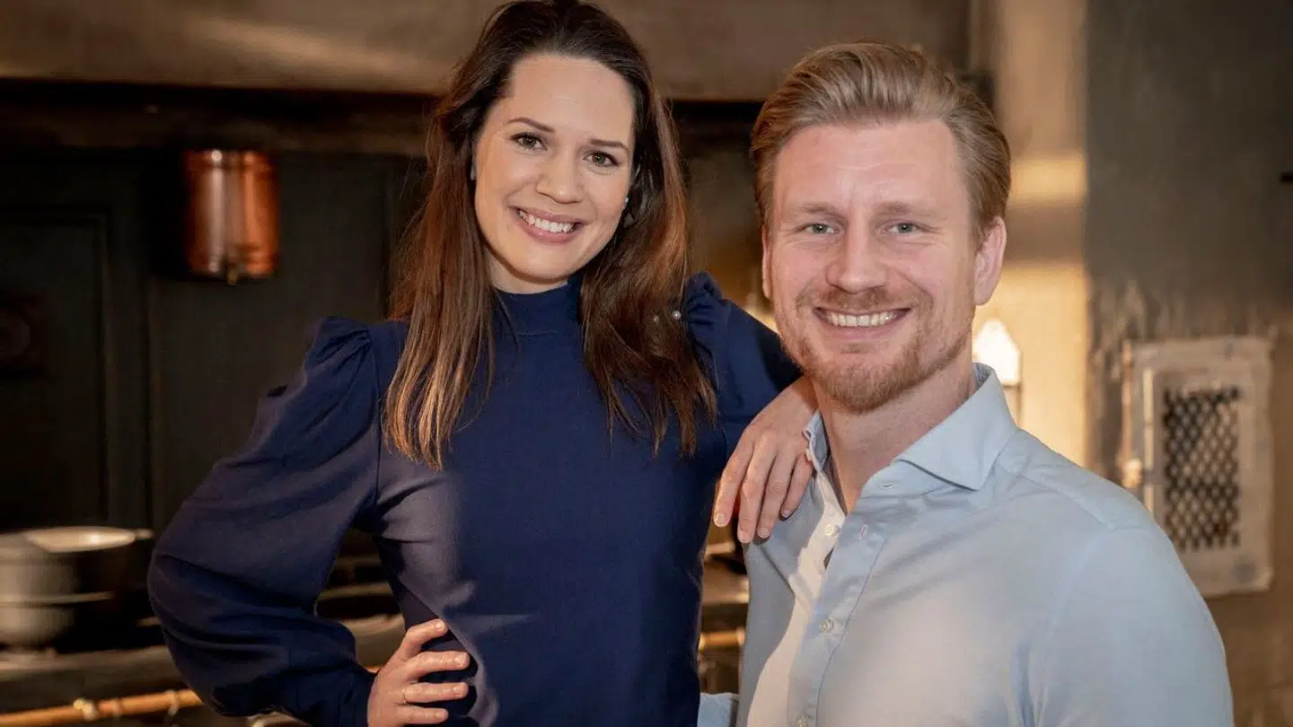 Amalie Dollerup og Andreas Jebro under et pressemøde på 'Badehotellet' i 2022.