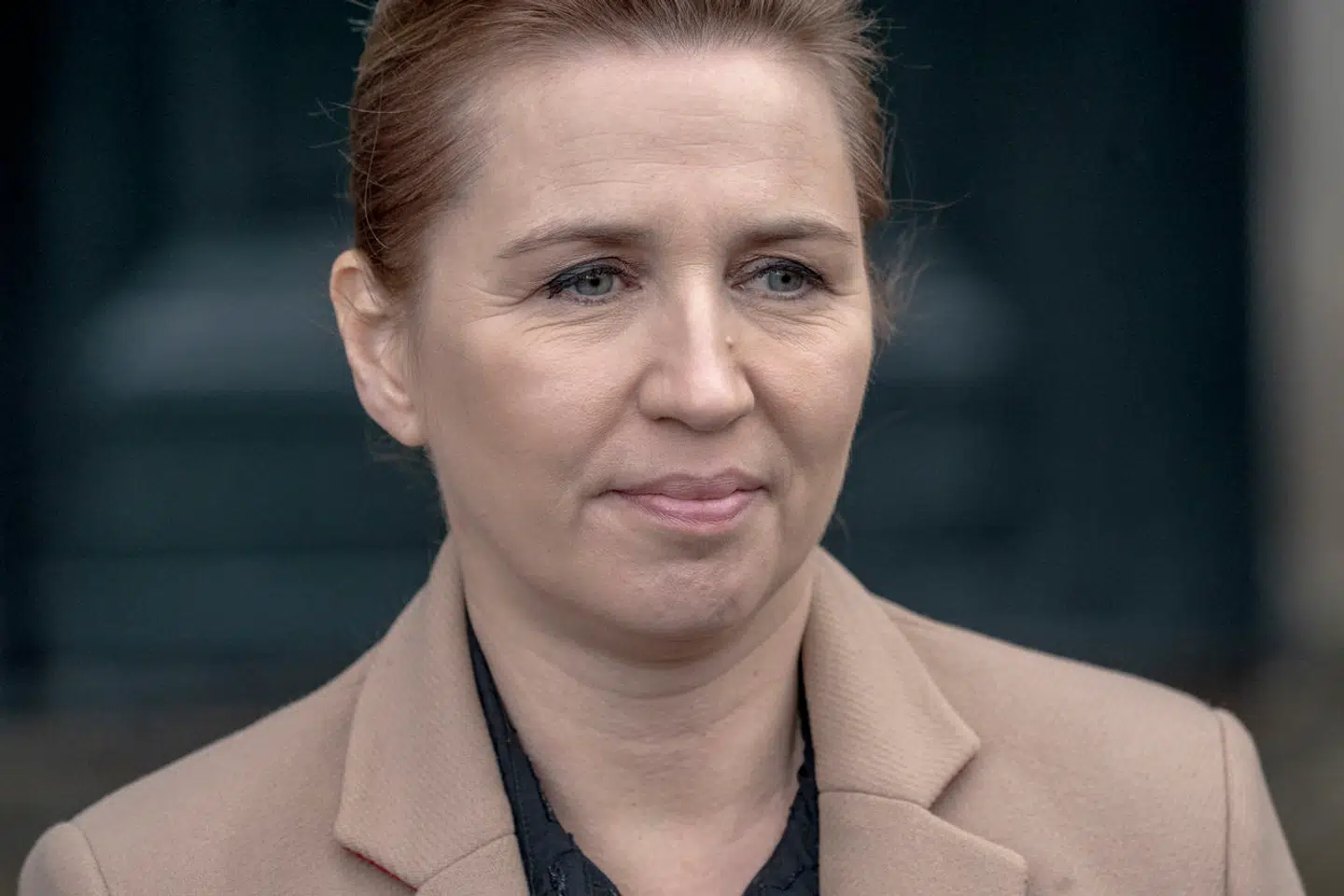 Statsminister Mette Frederiksen har lavet en Instagram-opdatering, hvor hun skærer kylling og grøntsager på samme skærebræt. Uha uha!