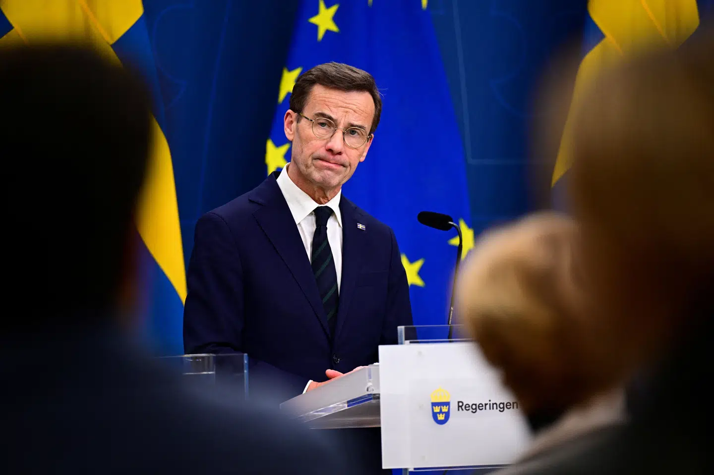 Sveriges statsminister, Ulf Kristersson, holder pressemøde efter ungarsk Nato-ja i parlamentet.