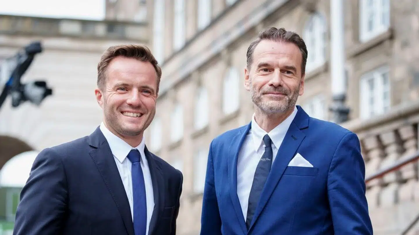 Jesper Buch (th) og Socialdemokraternes Simon Kollerup ved åbningen af Folketinget i 2023.