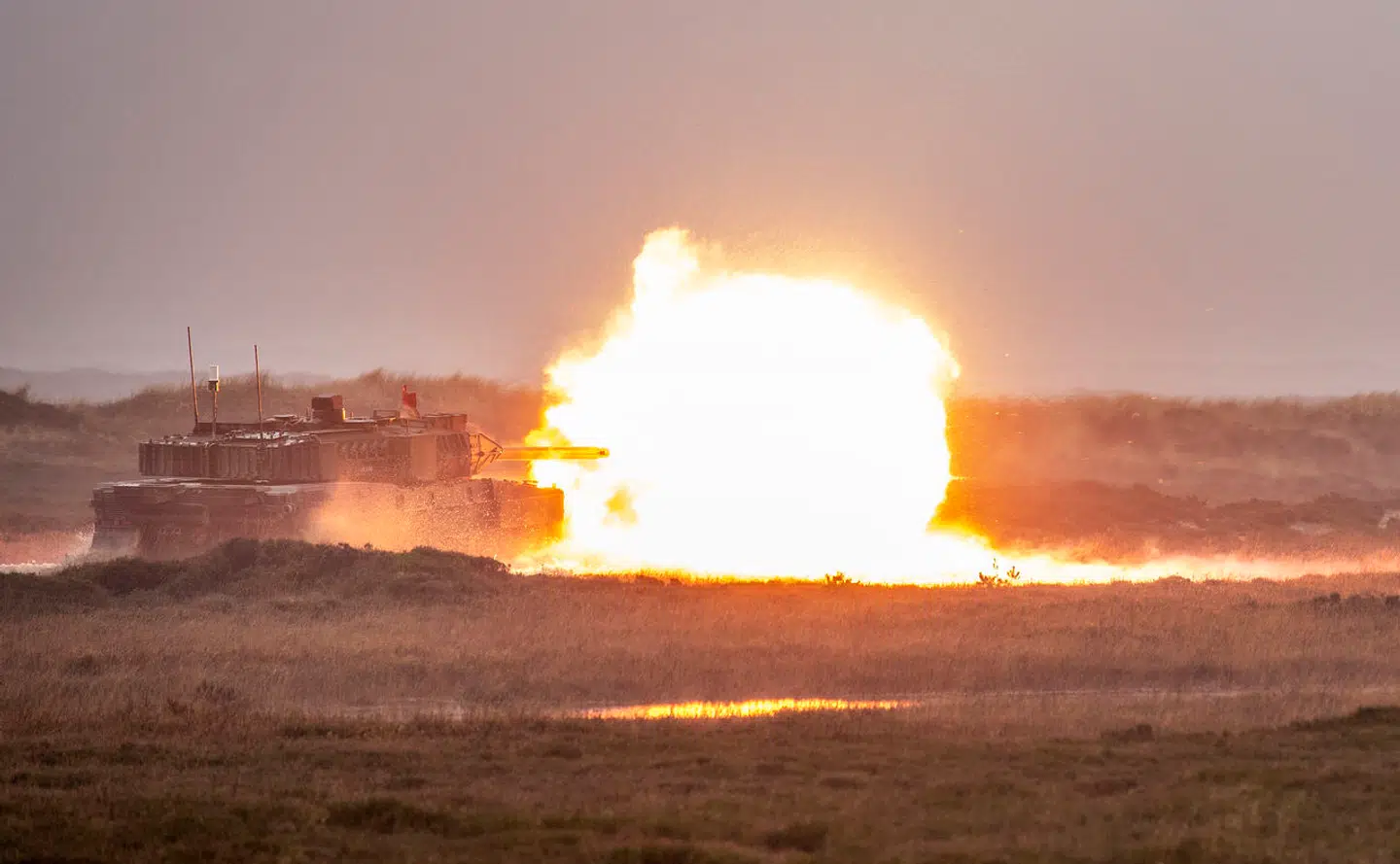 Vi er nødt til at indse, at en oprustning over ti år med fokus på nyt materiel ikke alene løser problemerne i Forsvaret, skriver Jakob Pryds Frederiksen.