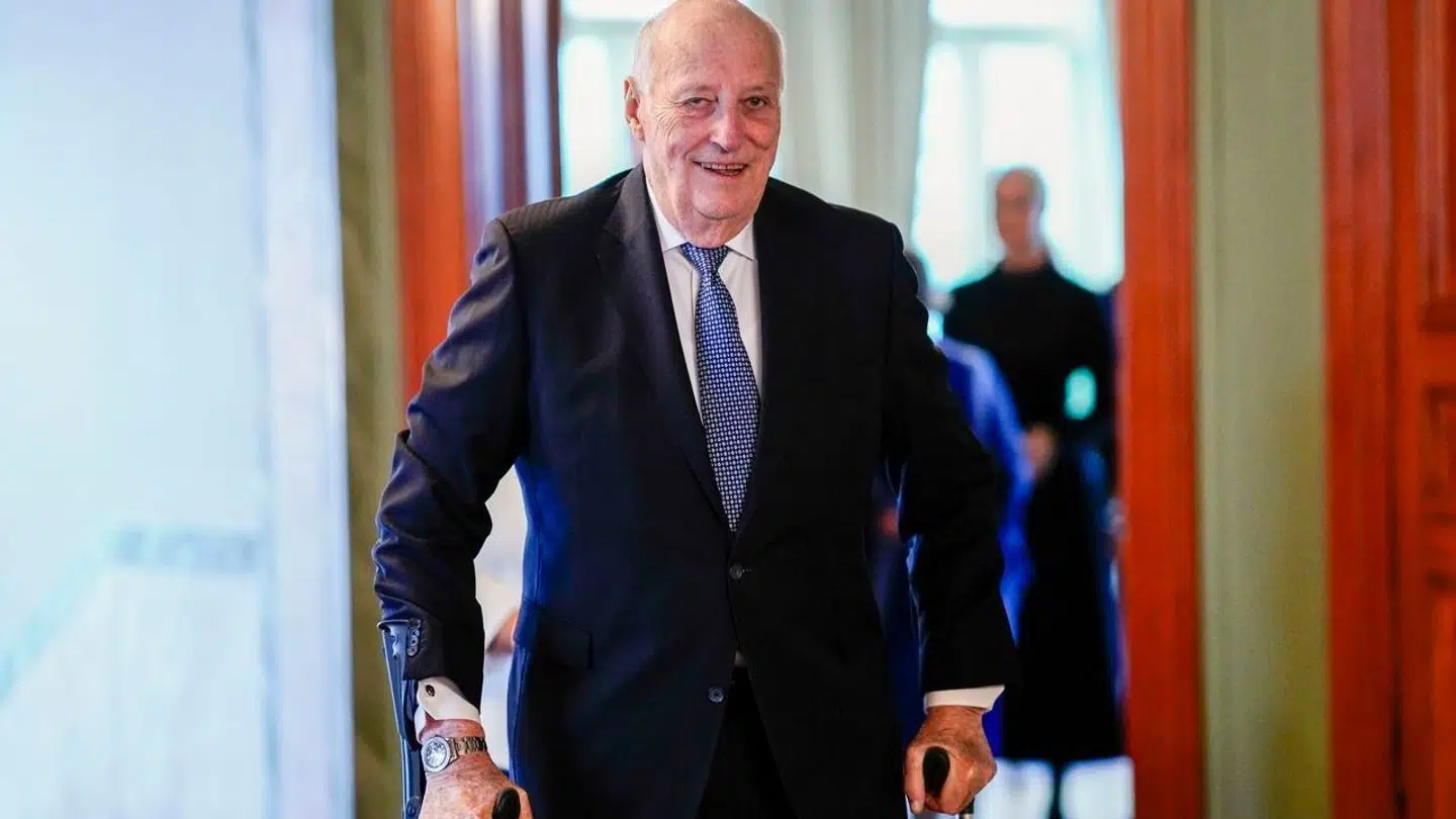 Den norske kong Harald er blevet indlagt på et sygehus i Malaysia.