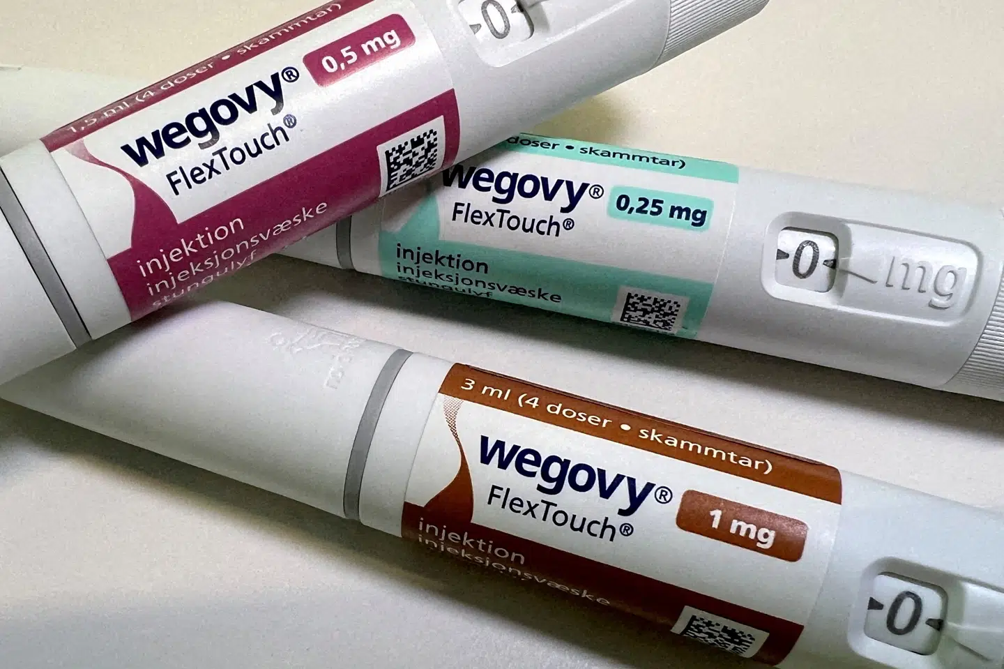 Både Novo Nordisk og Eli Lilly har i dag godkendte vægttabsmidler på markedet. Novos version hedder Wegovy, mens Eli Lillys markedsføres under navnet Zepbound. (Arkivfoto).