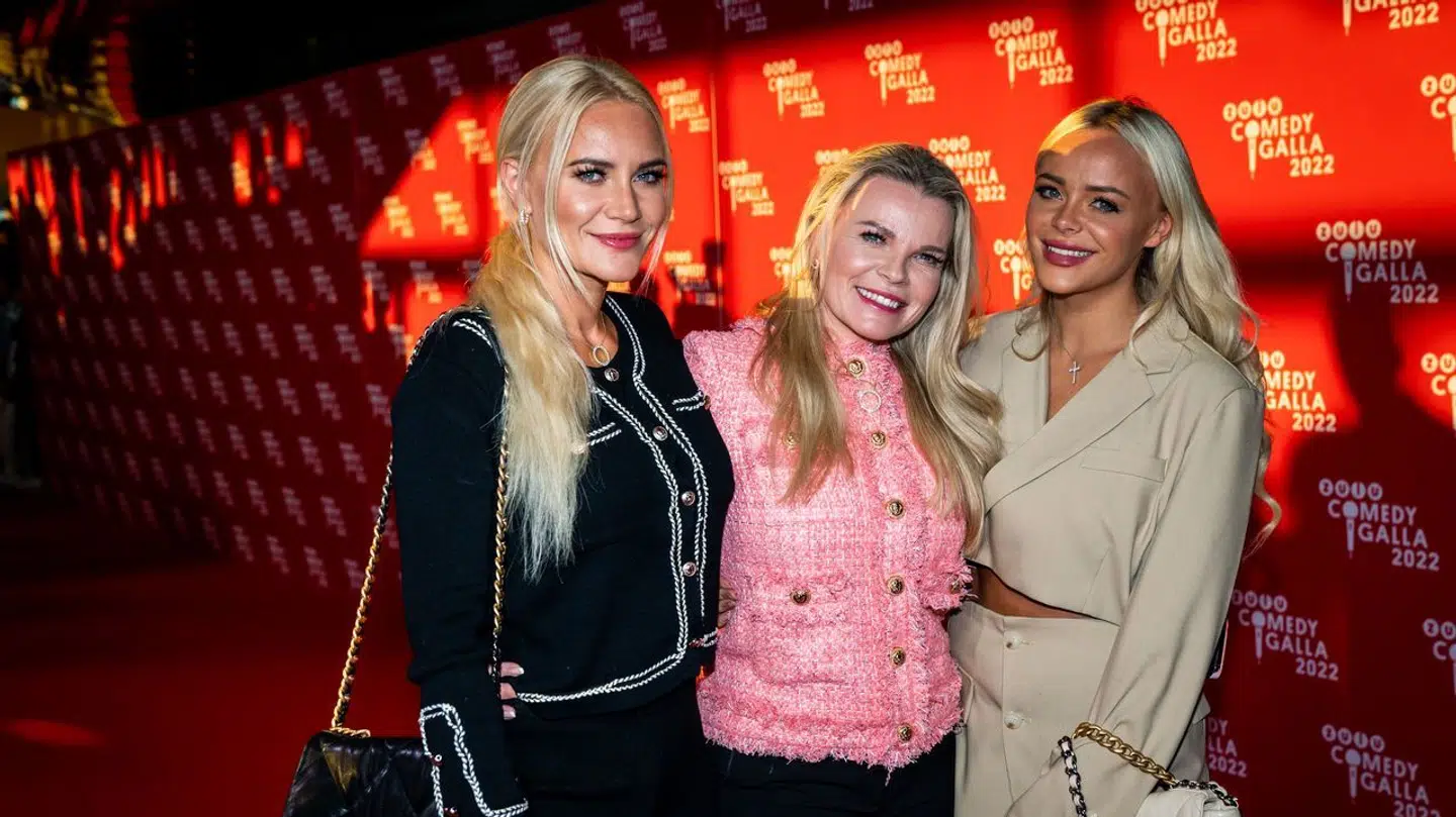 Thalia, Katarina og Elvira Pitzner sammen på den røde løber. Onsdag sidder Thalia i retten i økonomisk tvist med sin ekskæreste.