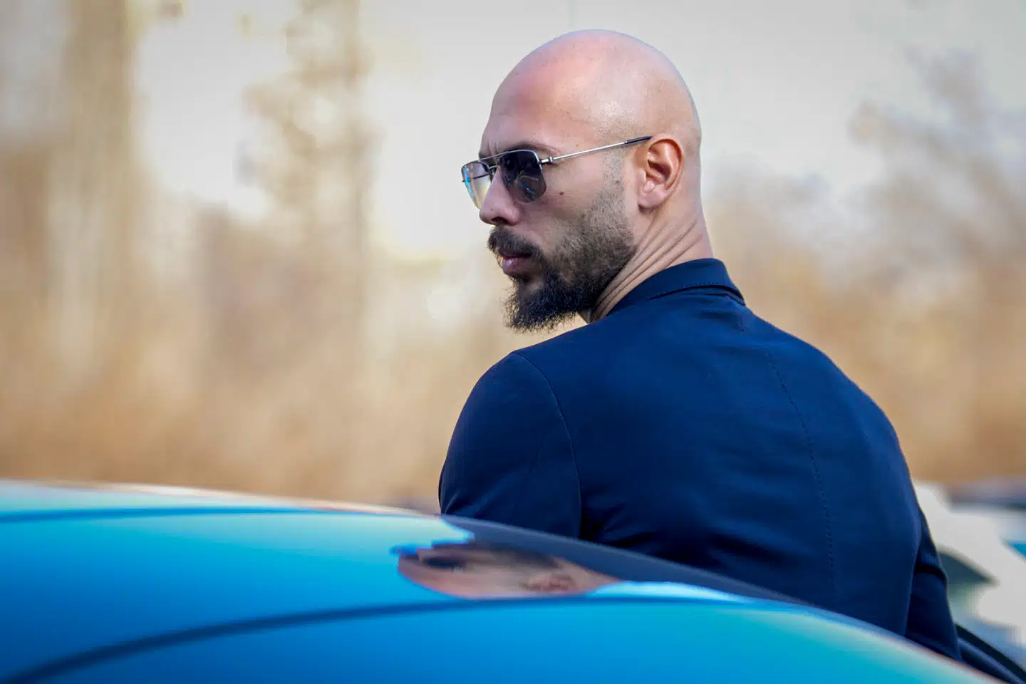 »Der er ingen tvivl om, at Andrew Tate og hans TikTok-popularitet har noget med det at gøre. For han præsenterer en fortælling om, hvad mandekønnet er, og hvad det bør være,« skriver Alexander Blavnsfeldt.