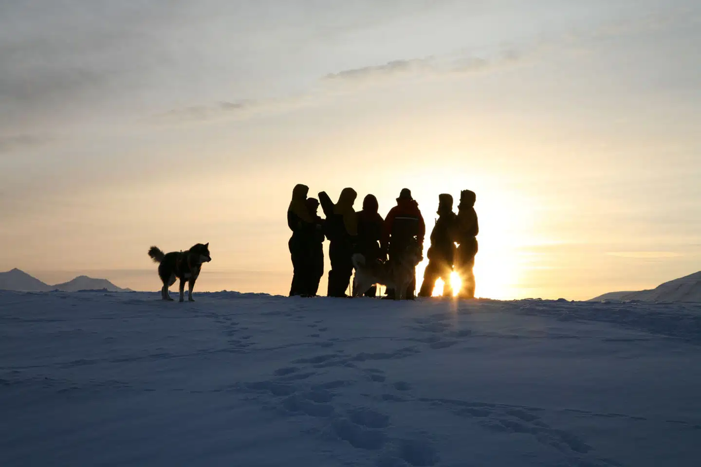 Medlemmer af Sirius-patruljen fotograferet i det østlige Grønland i 2008. »I Grønland har vi længe talt om det grønlandske folks manglende involvering i Sirius-patruljen og dermed opretholdelse af suveræniteten – det skal der ændres på,« hedder det i en ny grønlandsk strategi.