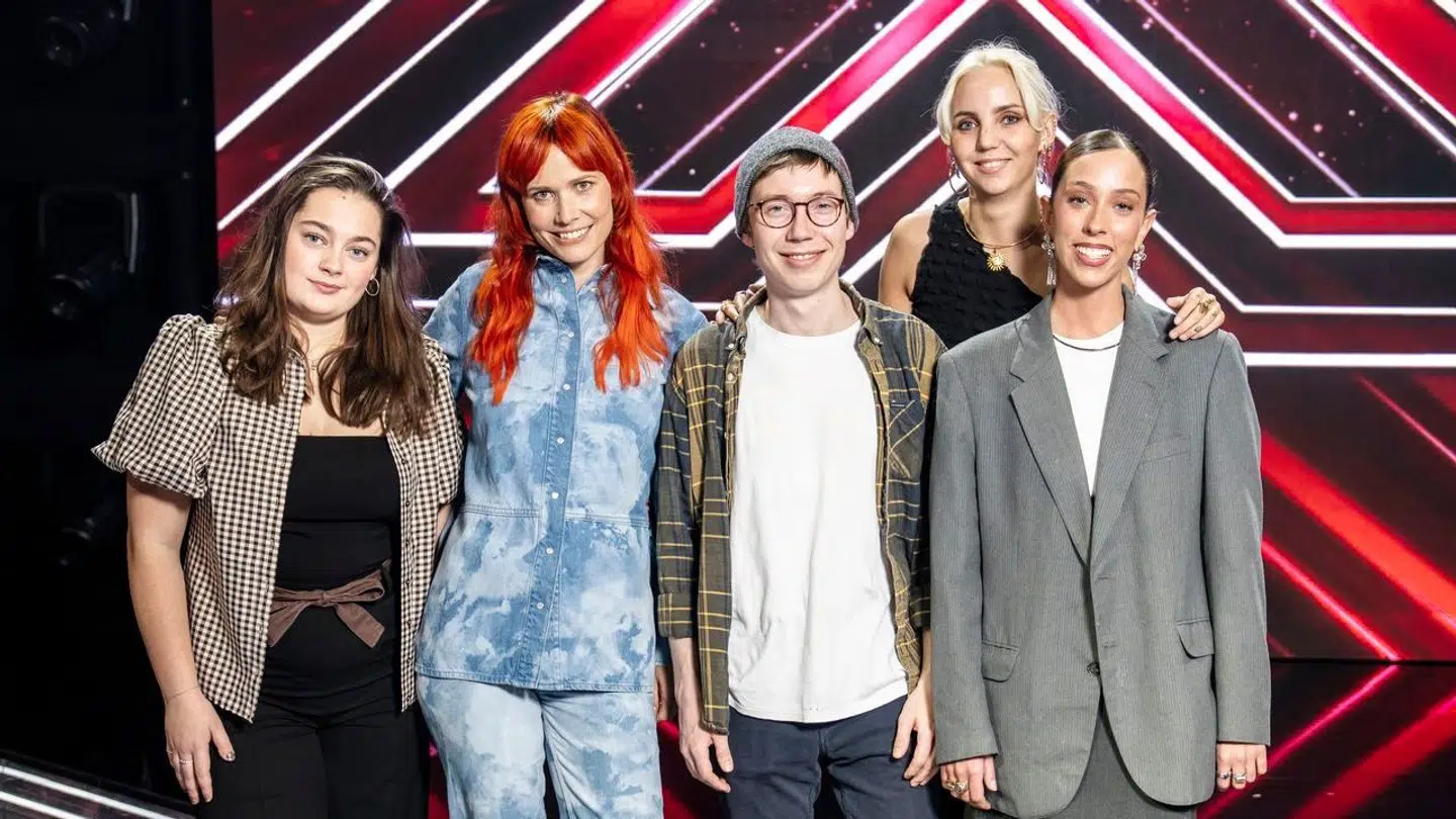 Oh Land med sine 'X Factor'-deltagere.