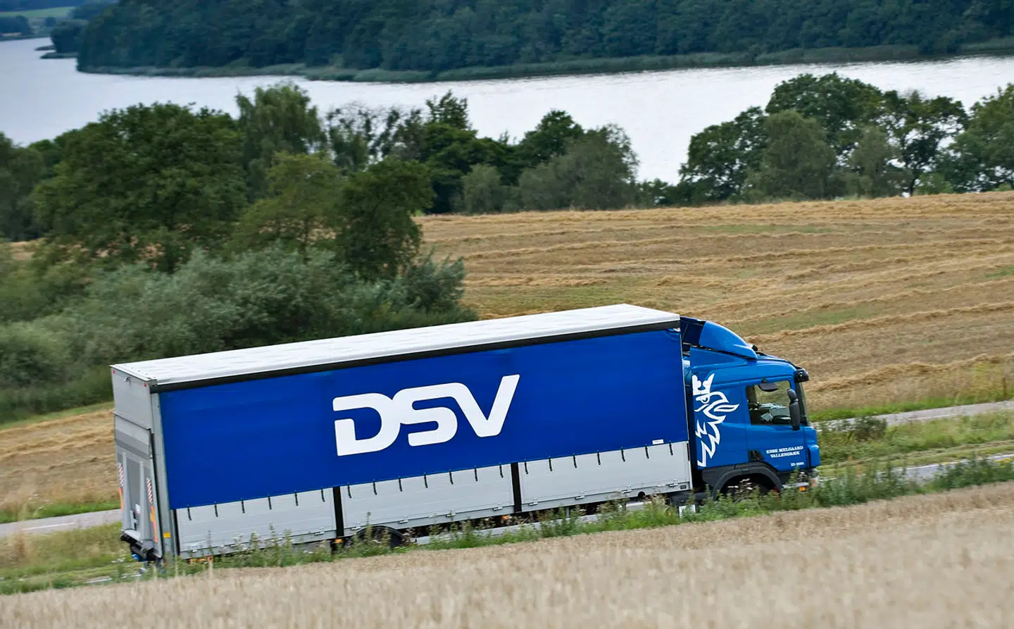 DSV har hyret storbankerne BNP Paribas og HSBC til at hjælpe med et gigantbud på tyske DB Schenker.