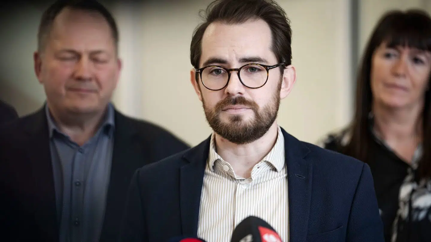 Alexander Adam Ryle (LA). Doorstep i Digitaliserings- og Ligestillingsministeriet torsdag den 8. februar 2024. Ny politisk aftale om Danmarks digitaliseringsstrategi bliver præsenteret.