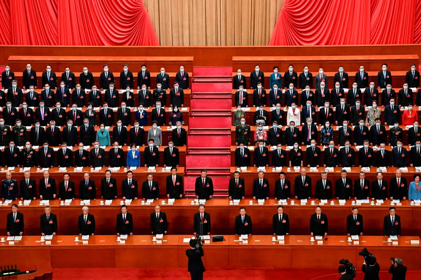 Den kinesiske folkekongres mødes i næste uge for at høre præsident Xi Jinping (i midten) fremlægge en plan for, hvordan verdens næststørste økonomi igen kommer op i omdrejninger. Her er et billede fra sidste års møde.