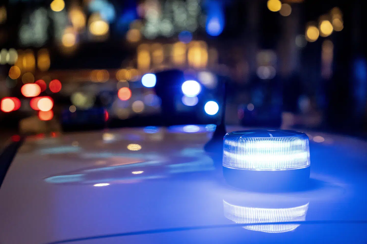 En mand er kørt på hospitalet efter et knivstikkeri ved en moské på Dortheavej i København lørdag morgen. Han er uden for livsfare, oplyser politiet, som er massivt til stede. (Arkivfoto).