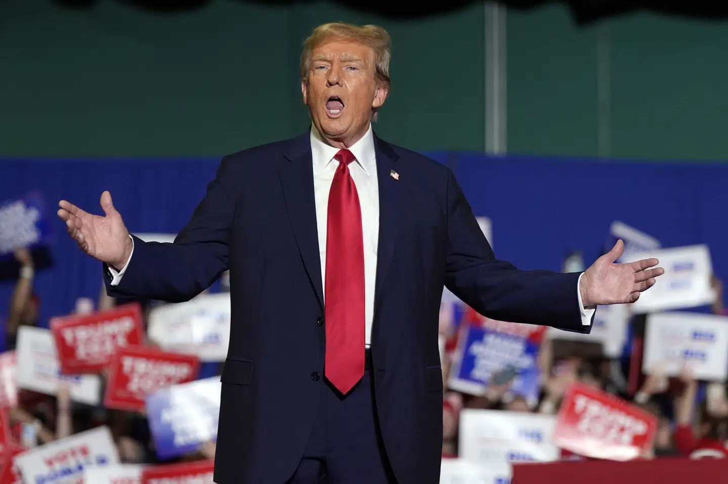 Tidligere præsident Donald Trump er langt foran sin eneste modkandidat, Nikki Haley, i kampen om at blive Republikanernes præsidentkandidat og skulle udfordre Joe Biden ved valget i november.