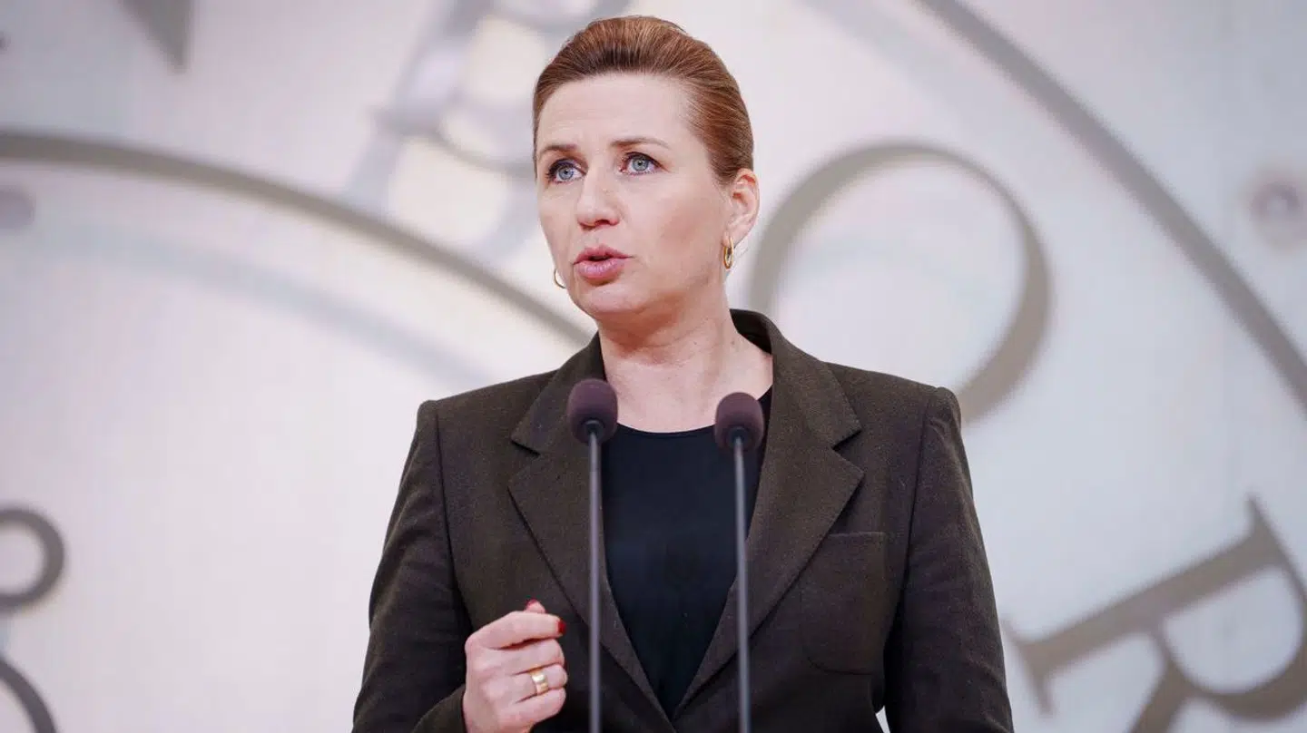 Statsminister Mette Frederiksen og den danske stat bliver nu stævnet af 143 kvinder.