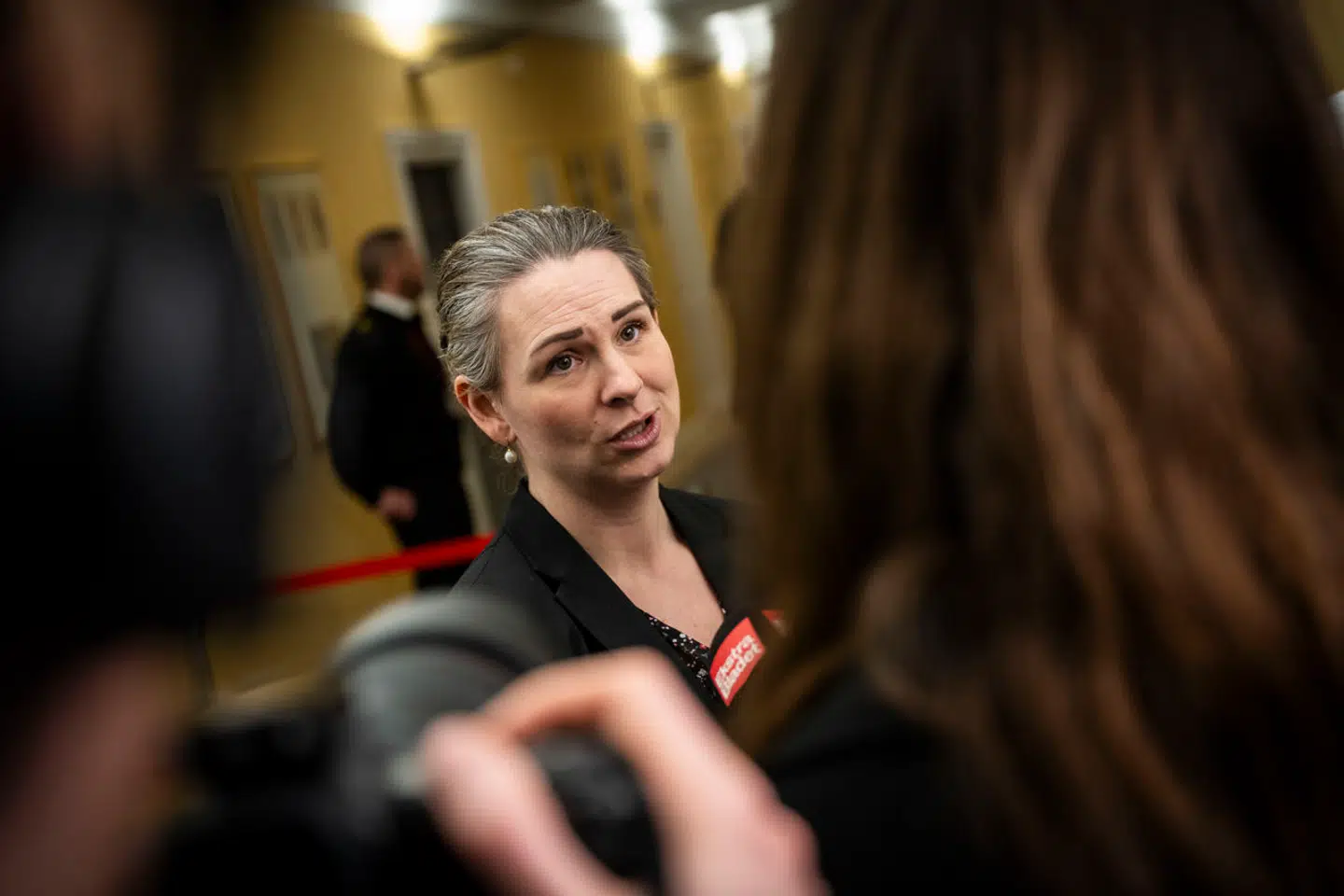 Mette Abildgaard (K) mødte søndag pressen efter mindehøjtidelighed for De Konservatives partiformand Søren Pape Poulsen på Christiansborg.