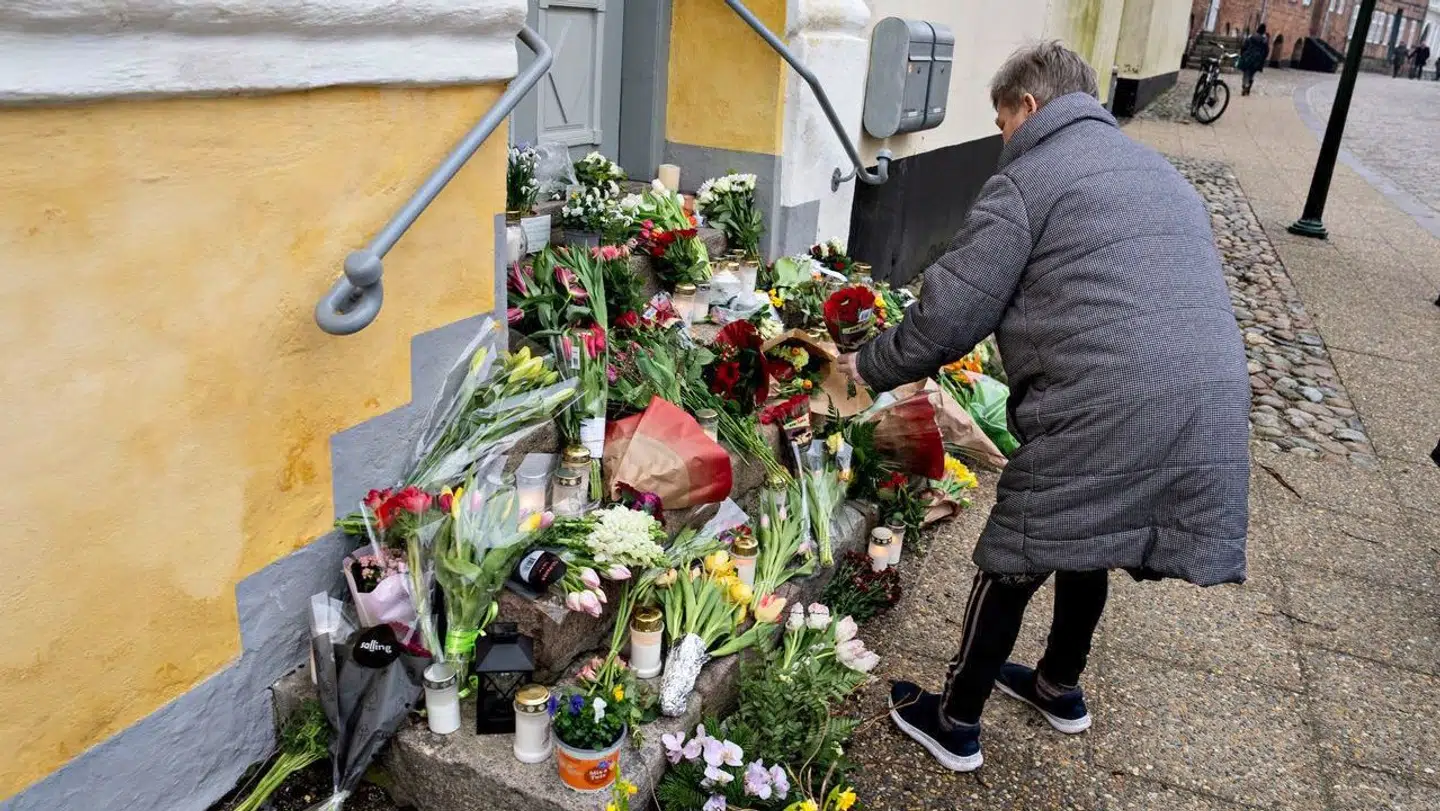 Opmærksomhed omkring Søren Papes bopæl i Viborg søndag den 3. marts 2024. Lørdag aften meddelte De Konservative, at partileder Søren Pape Poulsen er afgået ved døden.. (Foto: Henning Bagger/Ritzau Scanpix)