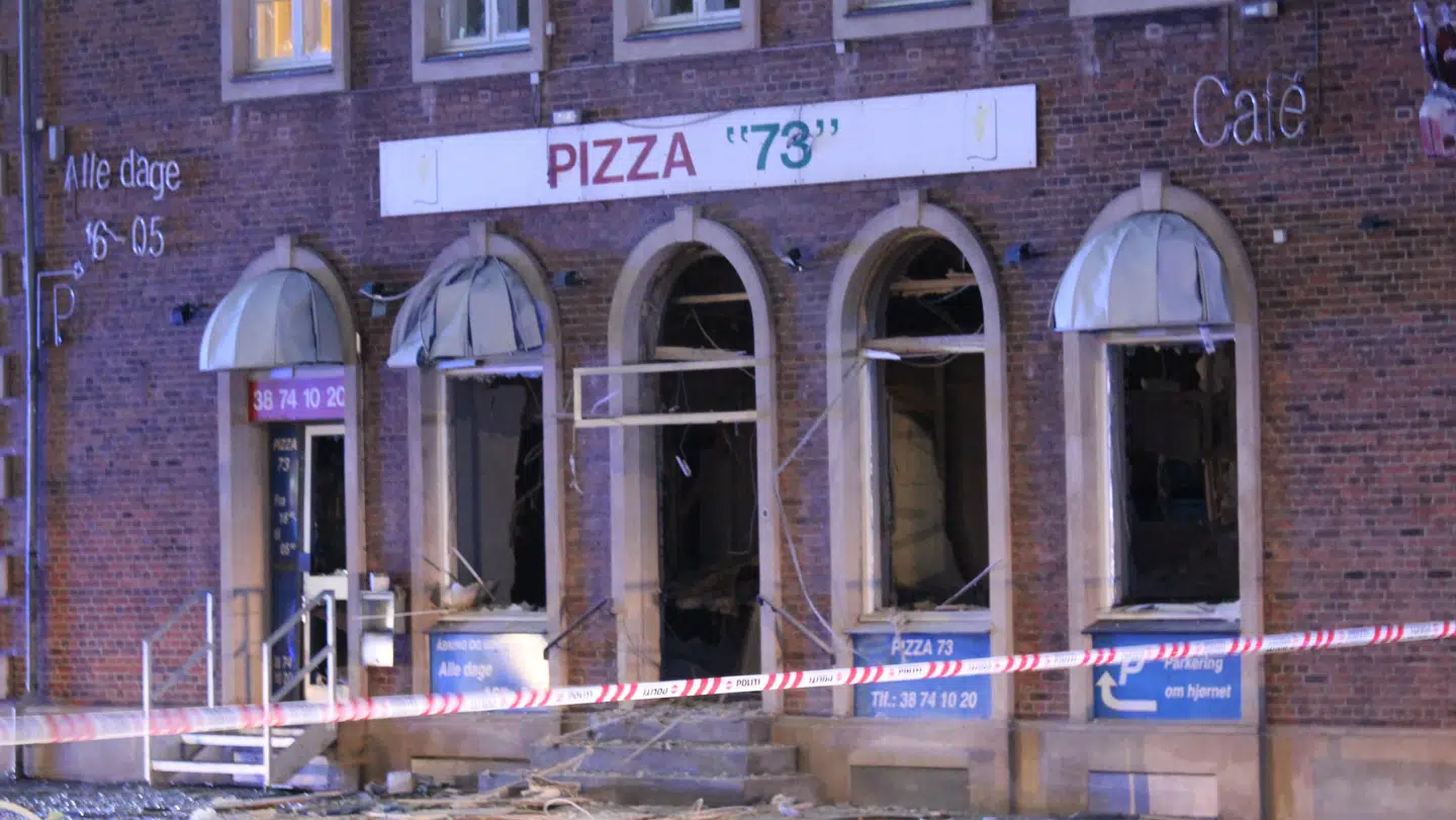 Det er i 'Pizza 73' på Jyllingevej, der har fundet en eksplosion sted.