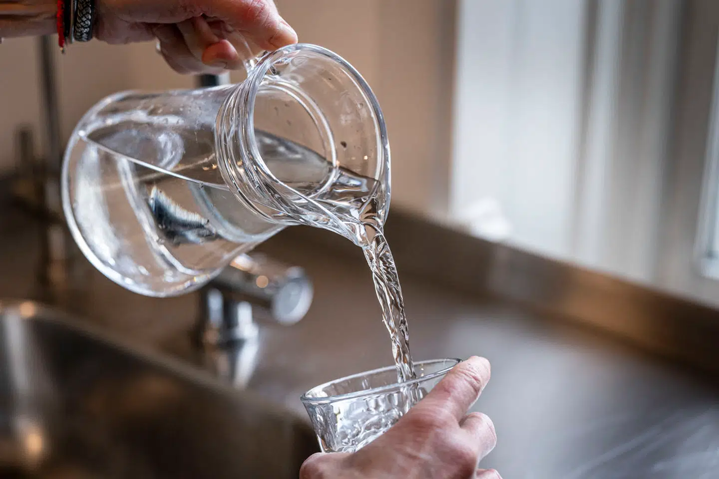 Et af de stoffer, som vandforsyningsselskabet Novafos begyndte at teste for i 2018, viste sig at ligge to gange over grænseværdien. Det fortæller vicedirektør Bo Lindhardt ifølge DR.